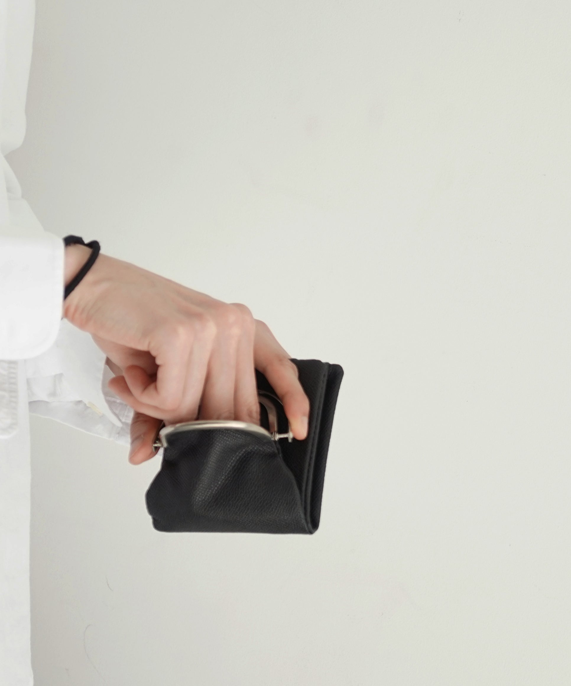 ED ROBERT JUDSON Frame half wallet (emboss) "BLACK"