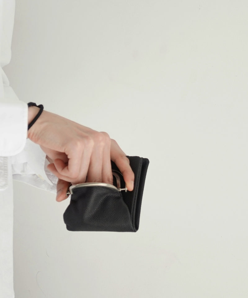 ED ROBERT JUDSON Frame half wallet (emboss) "BLACK"