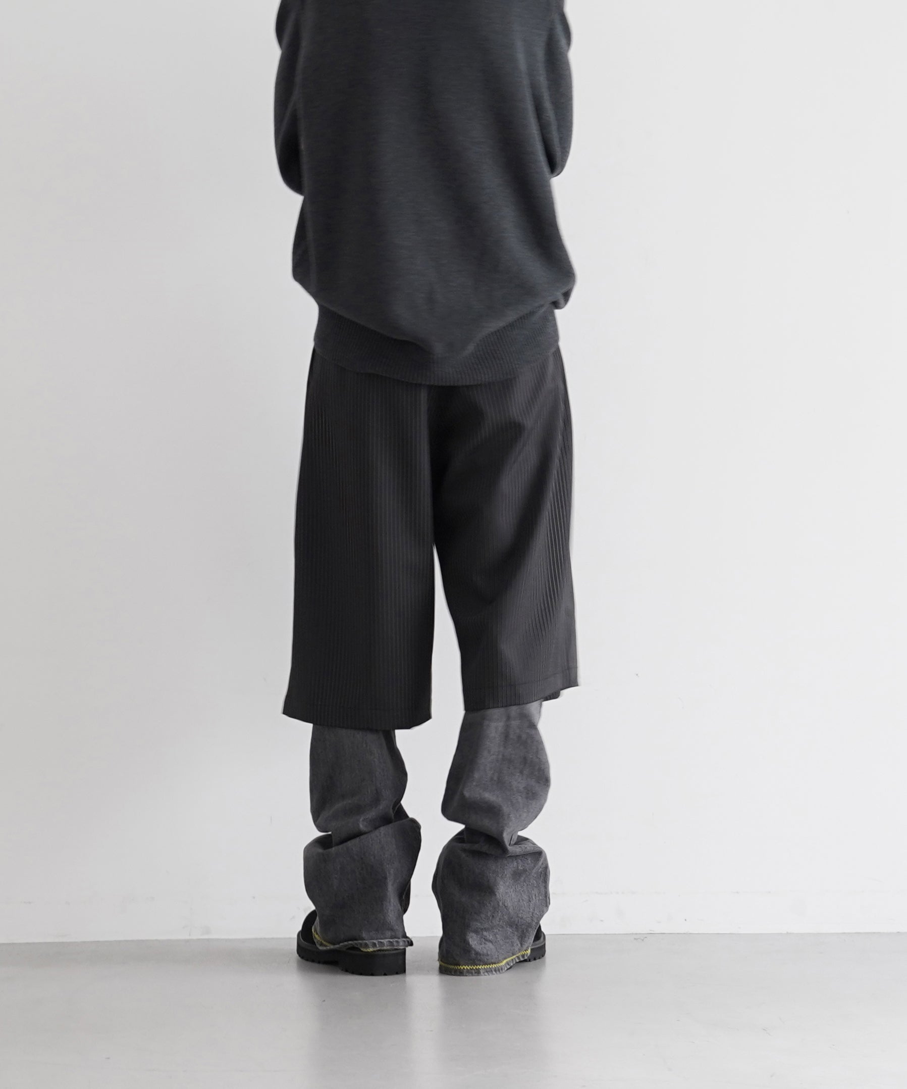 Basketcase Caldwell, pinstripe shorts  "BLACK"