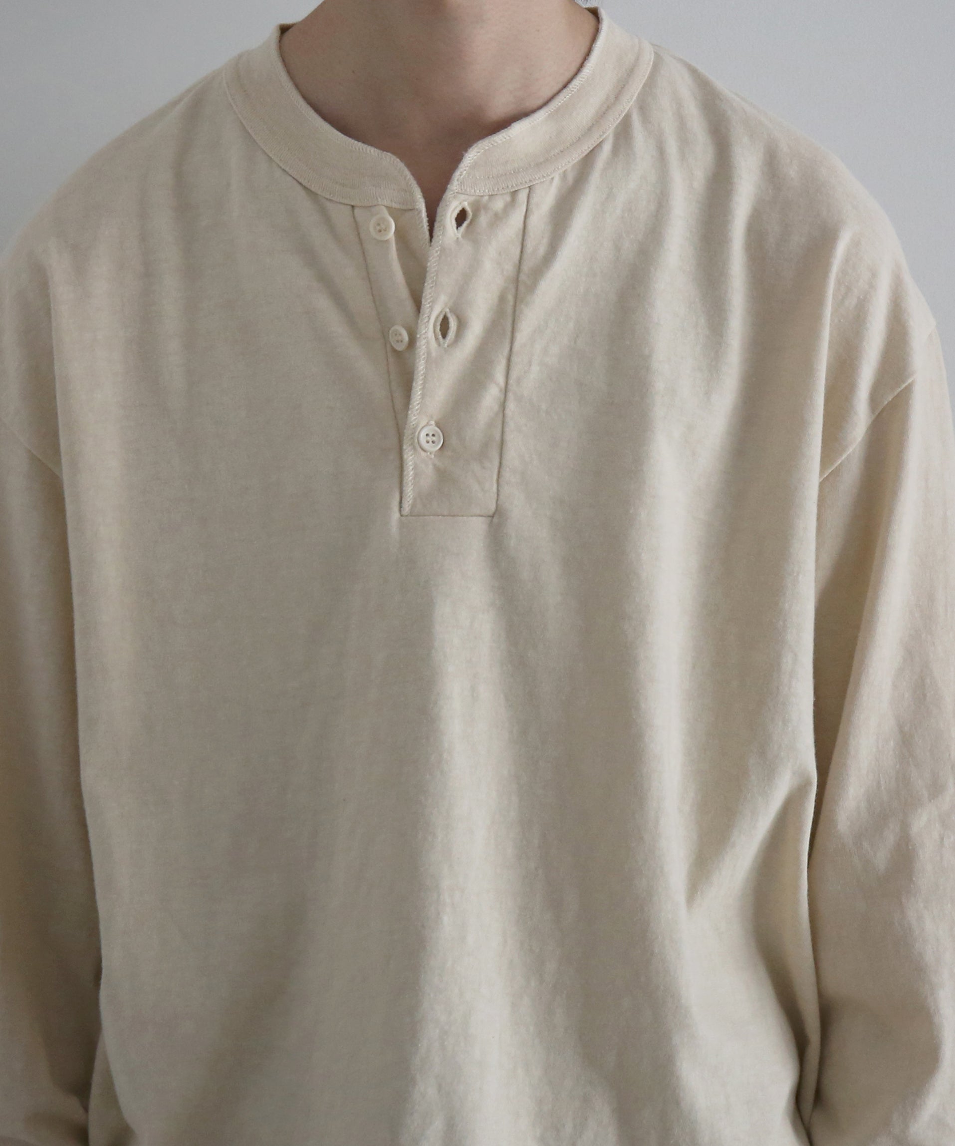 UNUSED Us2592 long-sleeve henry neck t-shirt "ECRU"