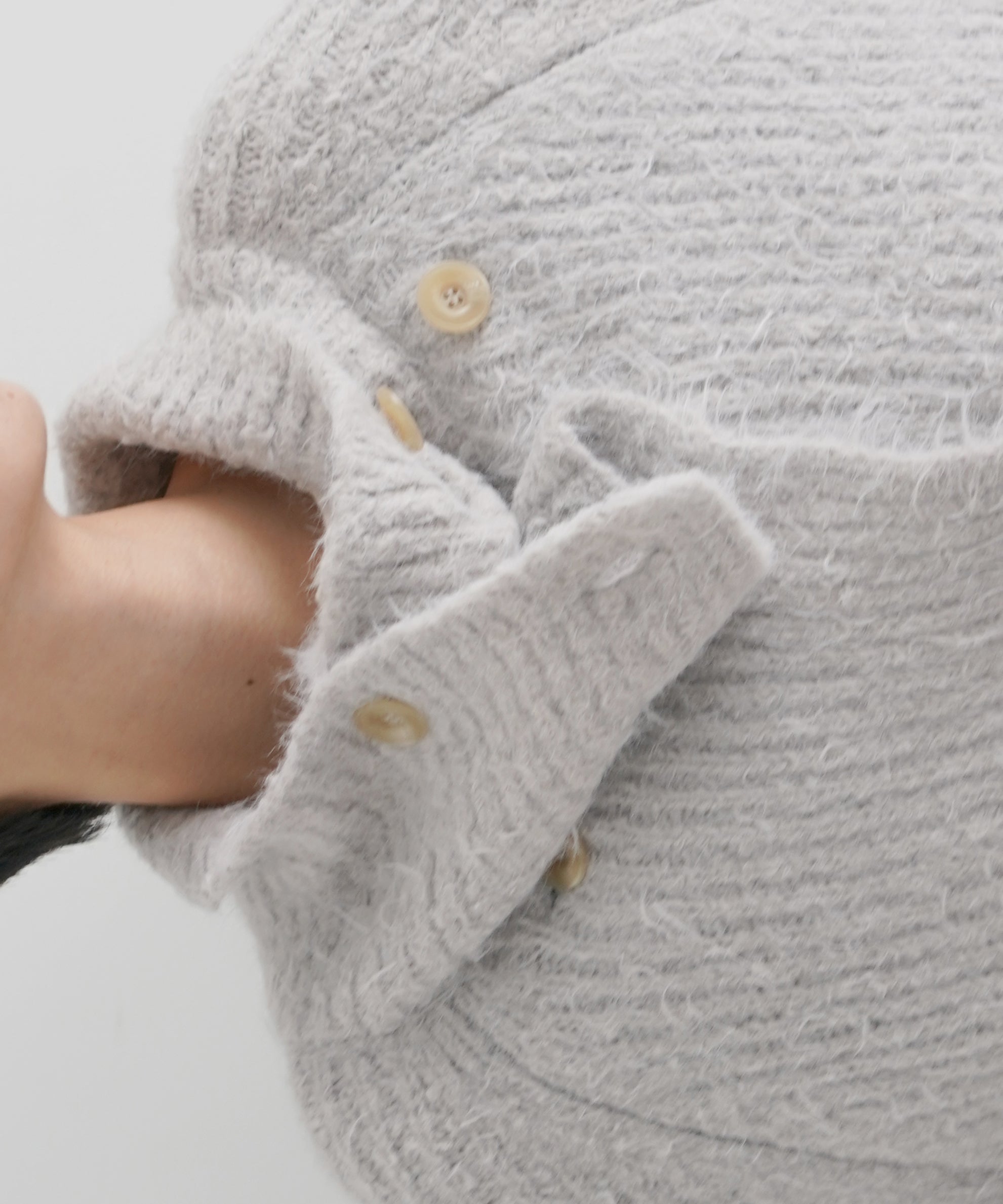 ULIKASANCTUS Buttoned knit cardigan "LIGHT GREY"