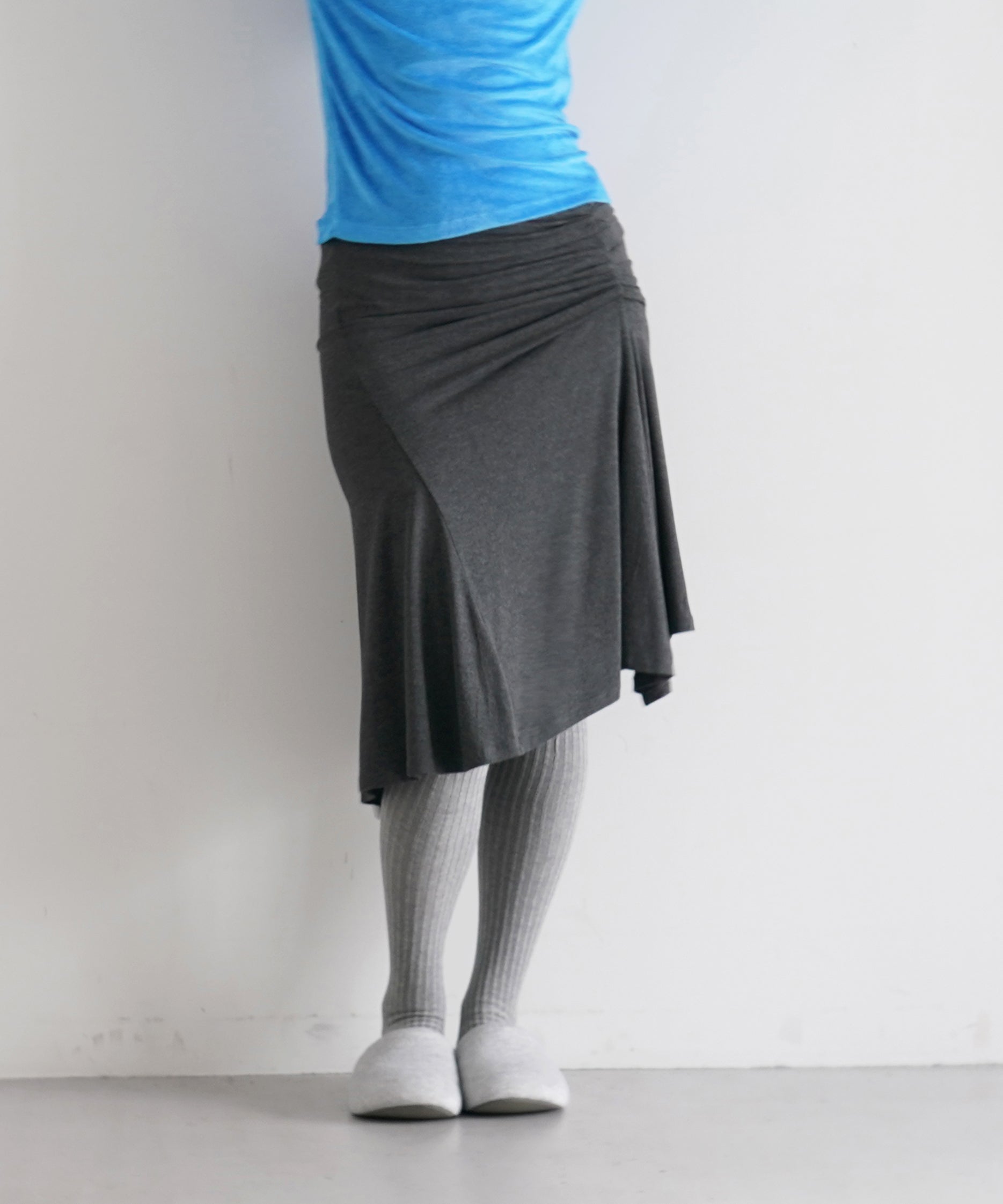 FAX COPY EXPRESS Lithe pleating fishtail midi skirt "GREY"