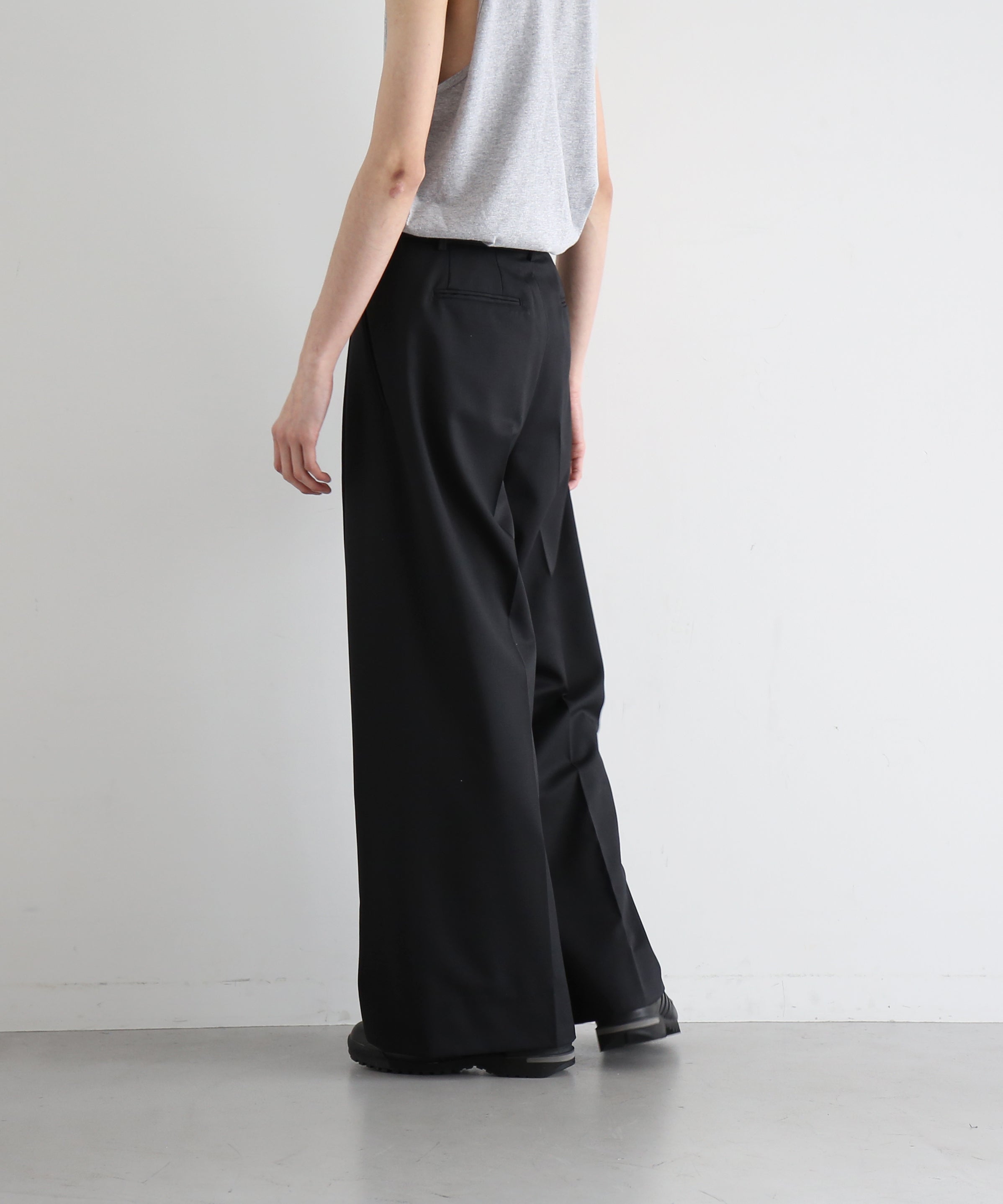 THIS No.1-A "BLACK"