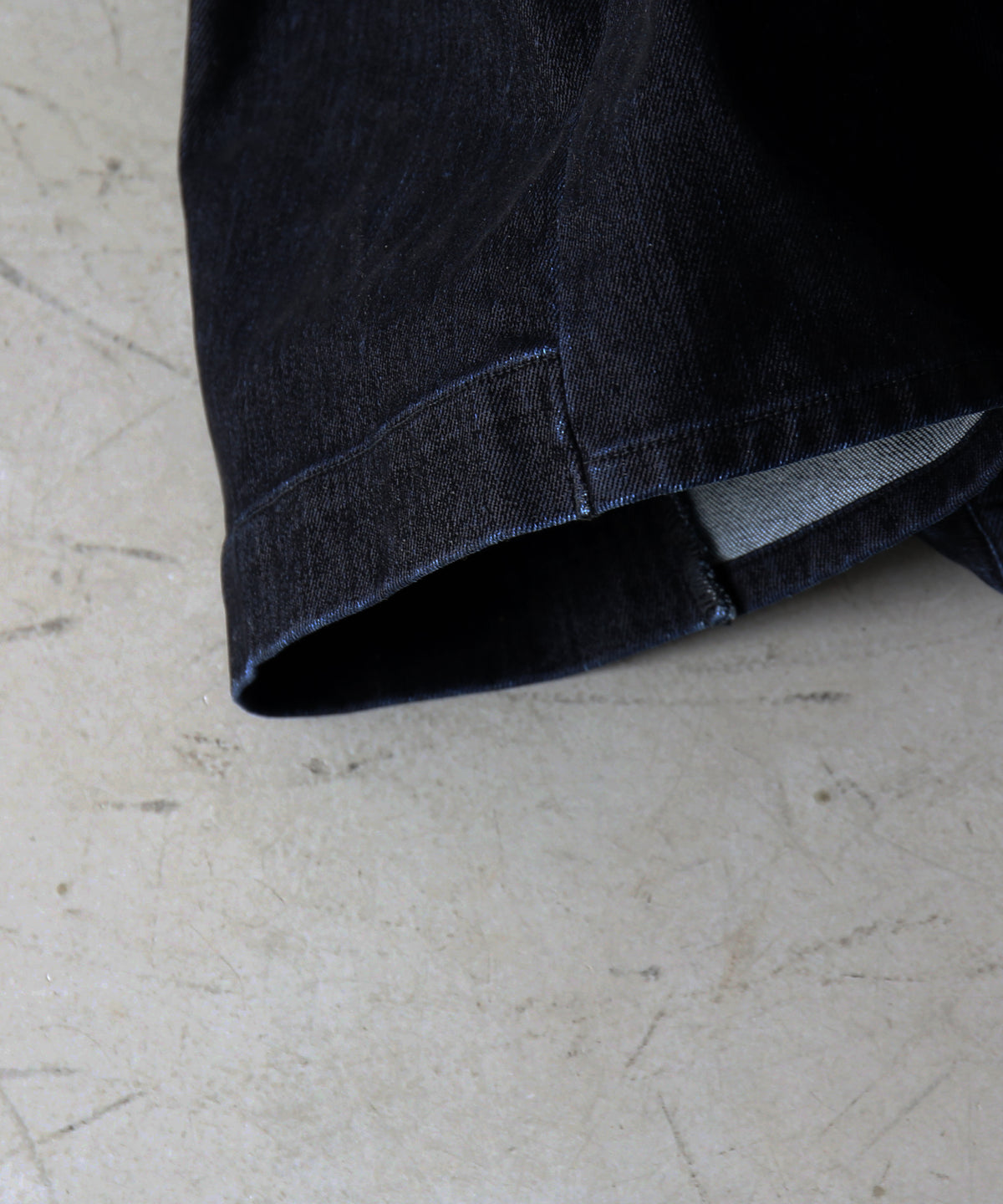 VOAAOV Flocky denim pants “BLACK”