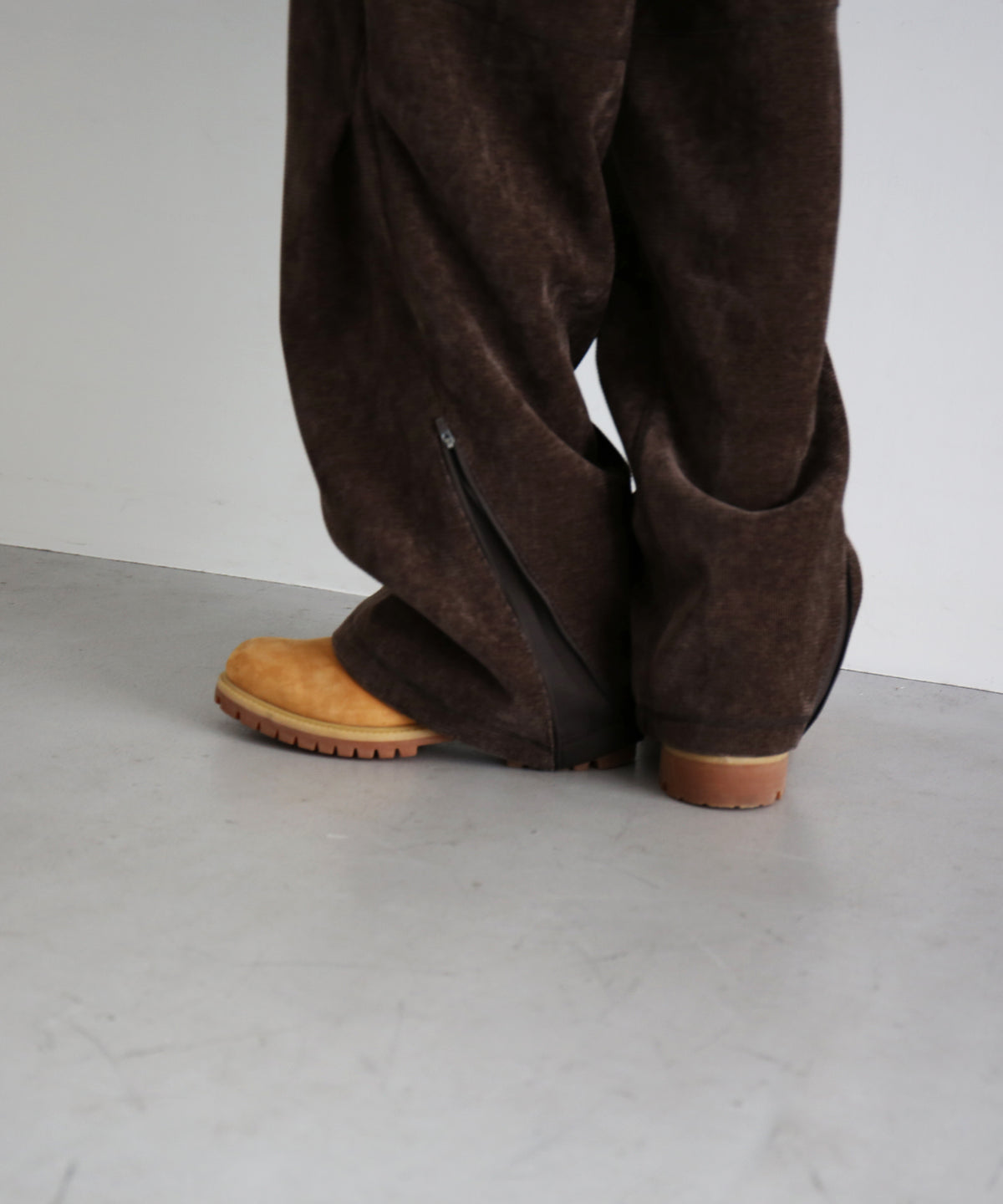 SAN SAN GEAR Nurv pants “BROWN"