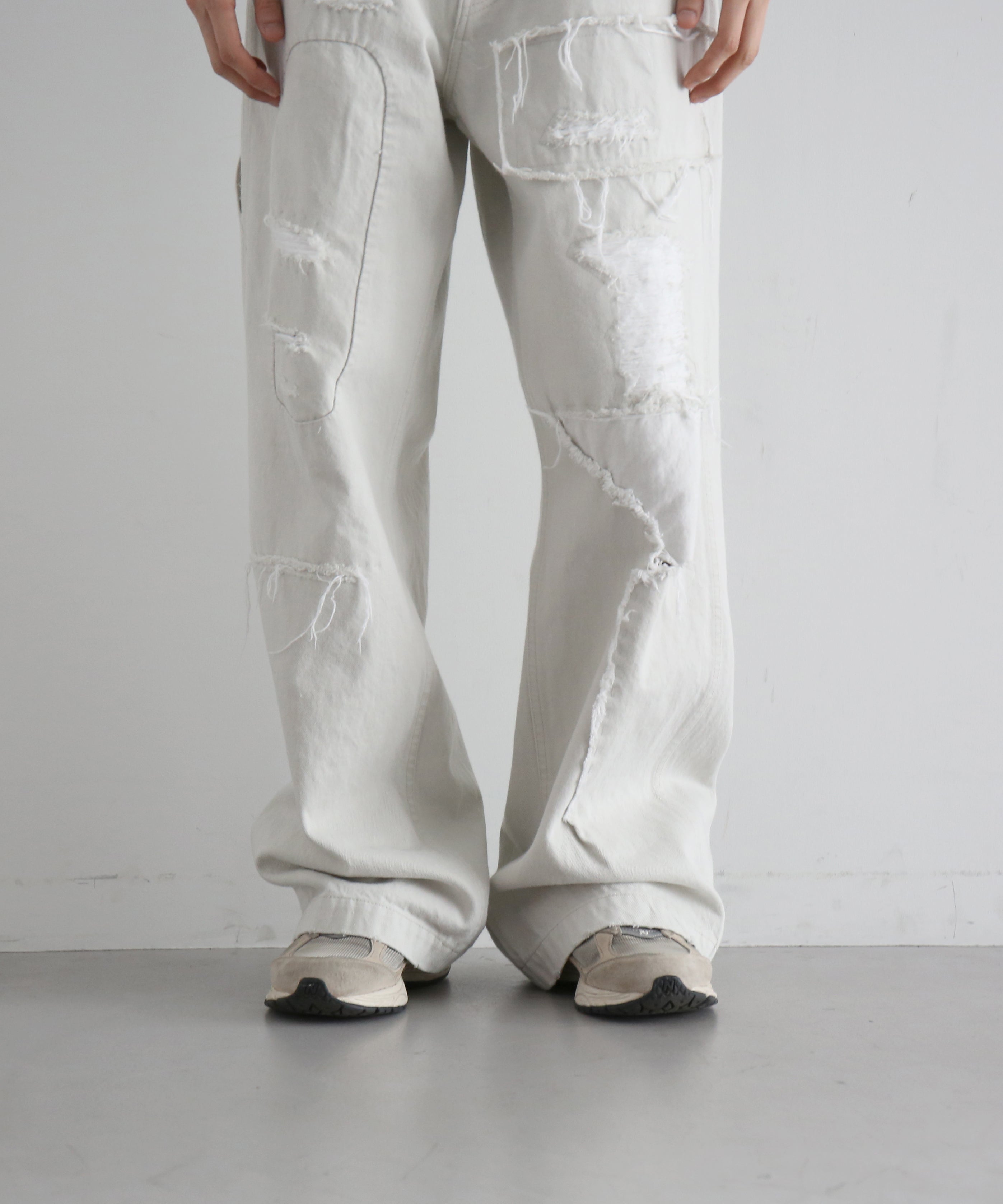 ensou. Scar tissue painter jeans "IVORY"