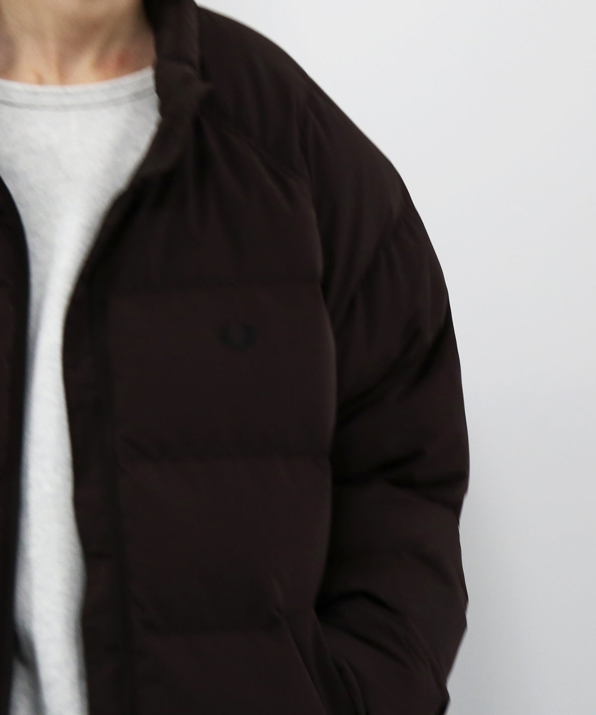 FRED PERRY Raglan sleeve padded jacket “RICH BROWN”