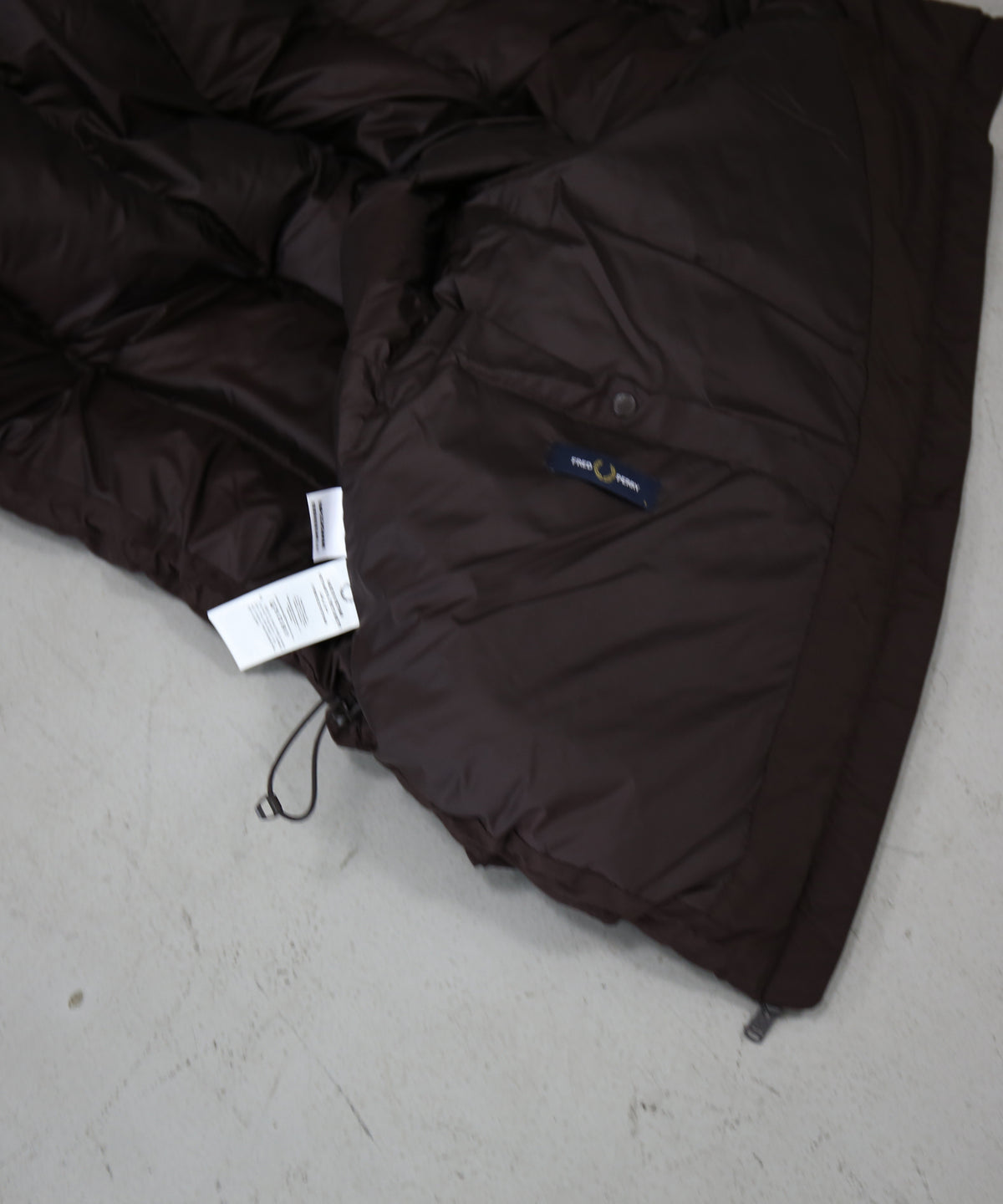 FRED PERRY Raglan sleeve padded jacket “RICH BROWN”