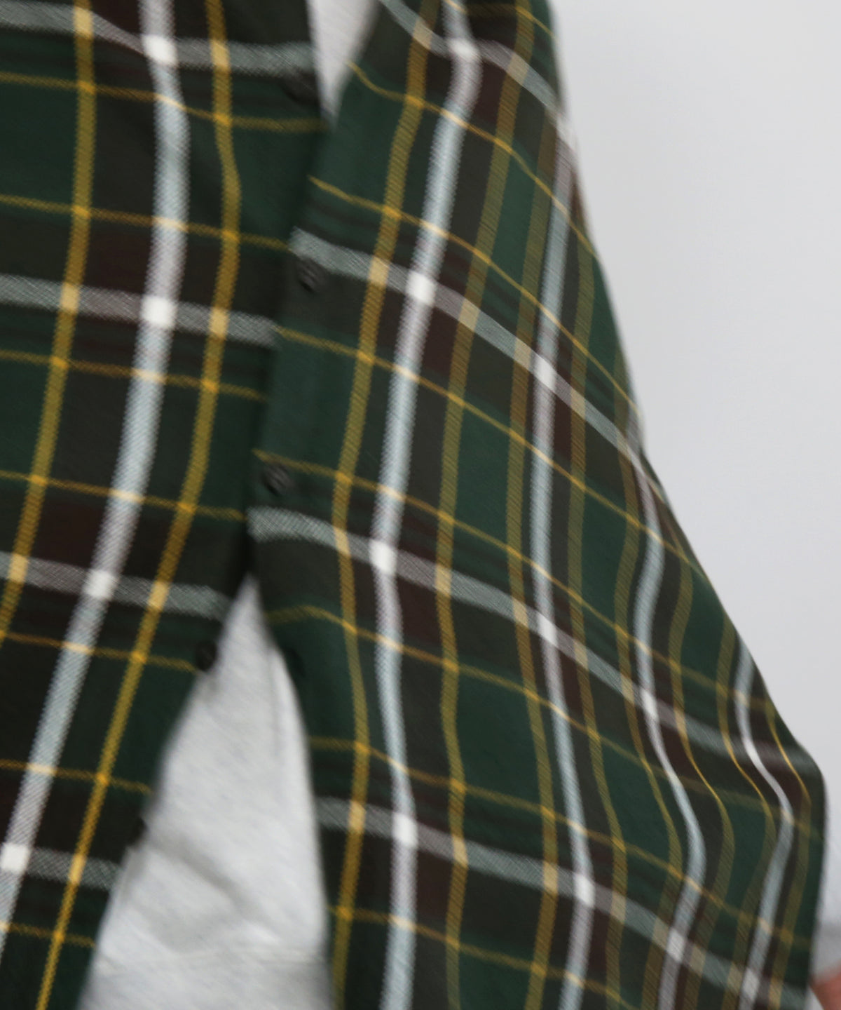 ENGINEERED GARMENTS Button shawl - ctn heavy twill plaid "OLIVE/BROWN"