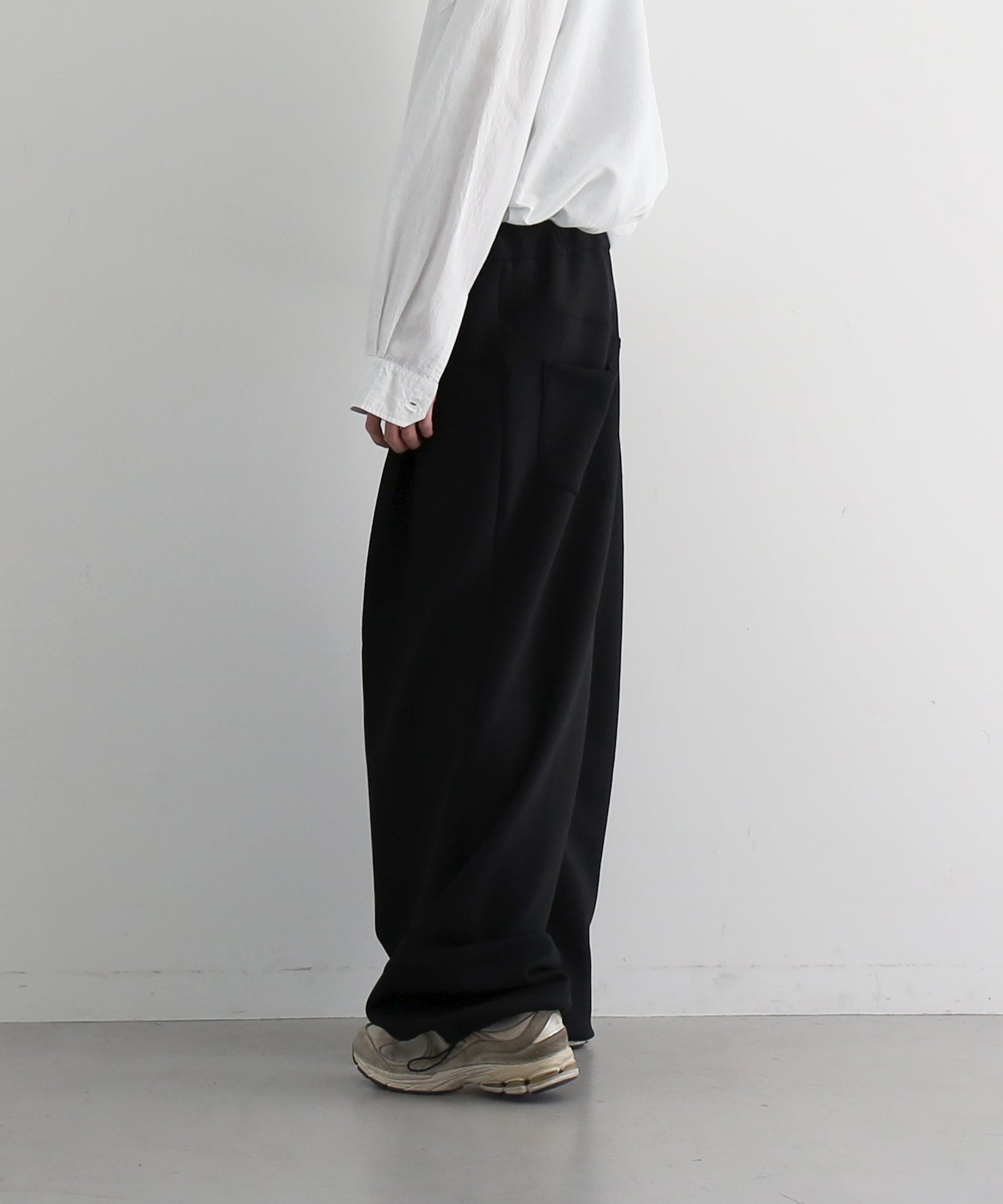 【EXCLUSIVE】NEONSIGN Wide tech slacks "SOLID NAVY"