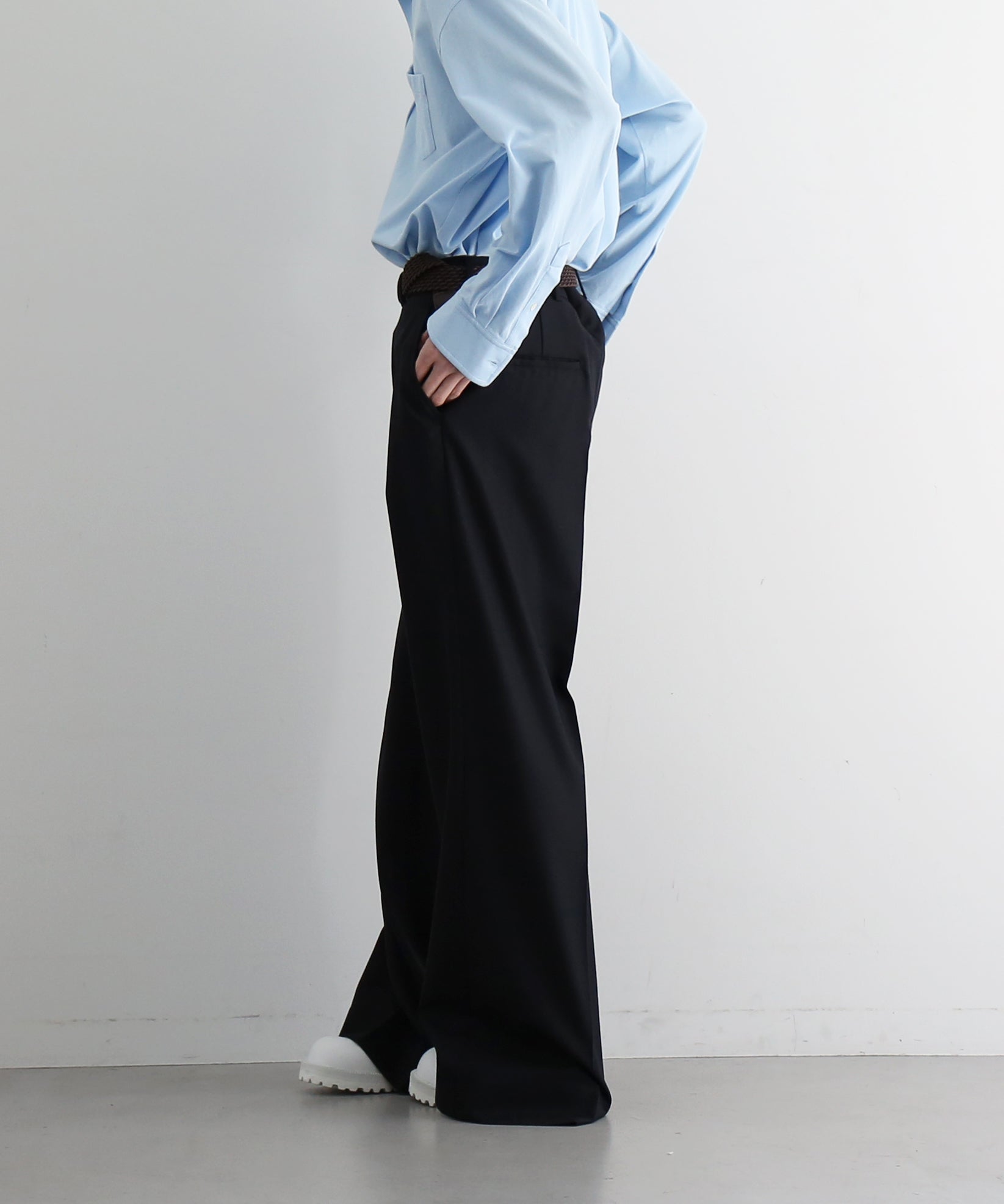 【EXCLUSIVE】NEONSIGN Anatomic straight slacks "NAVY"