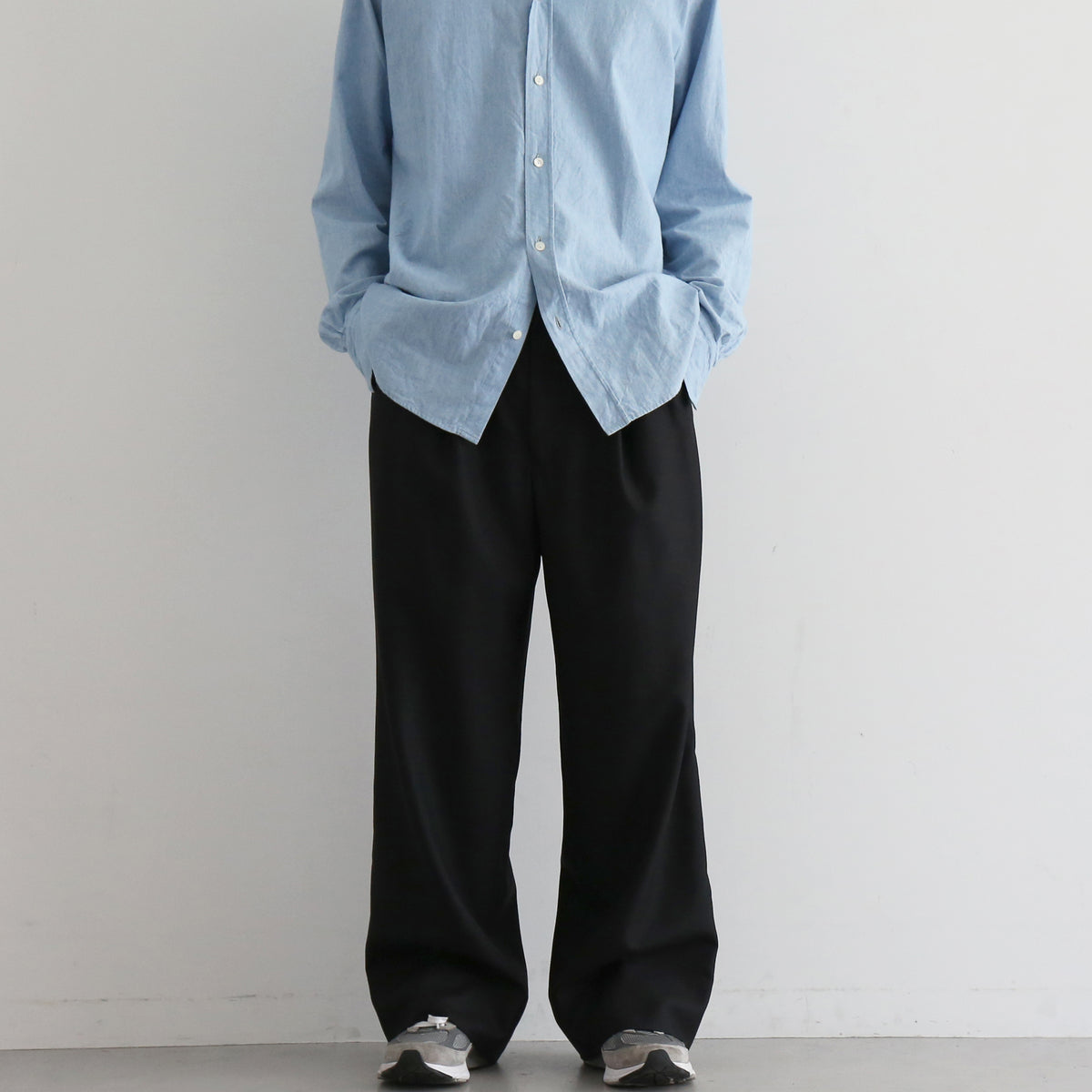 DEVINUSAGE【ディベロップメントインアスエイジ】Loose slacks 