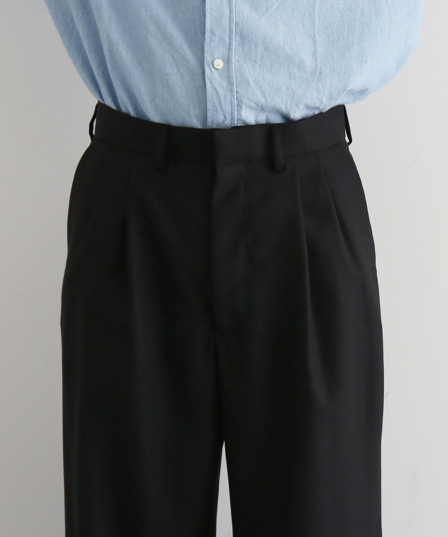 DEVINUSAGE【ディベロップメントインアスエイジ】Loose slacks 