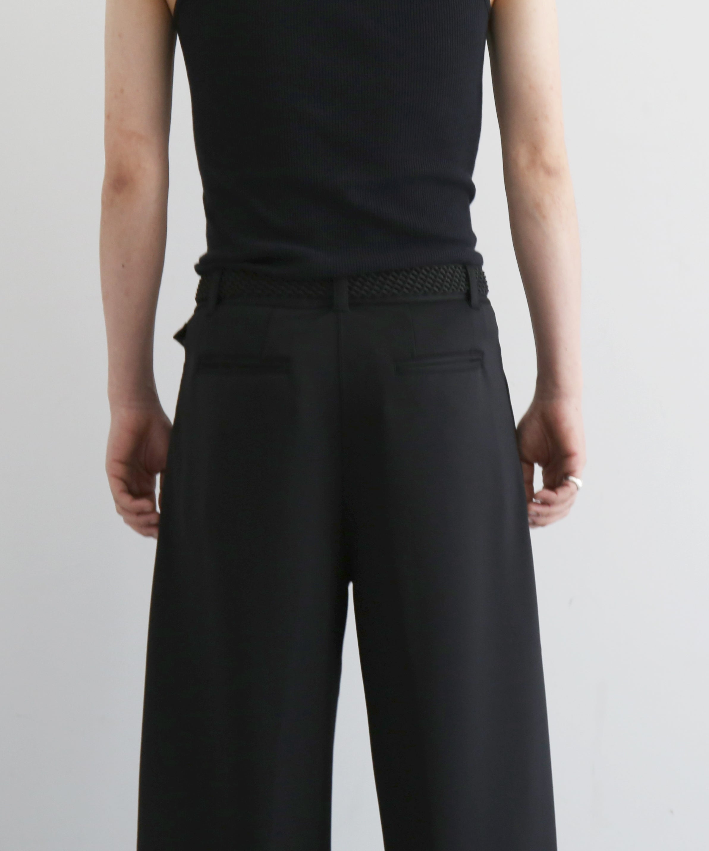 THIS No.2 "BLACK"