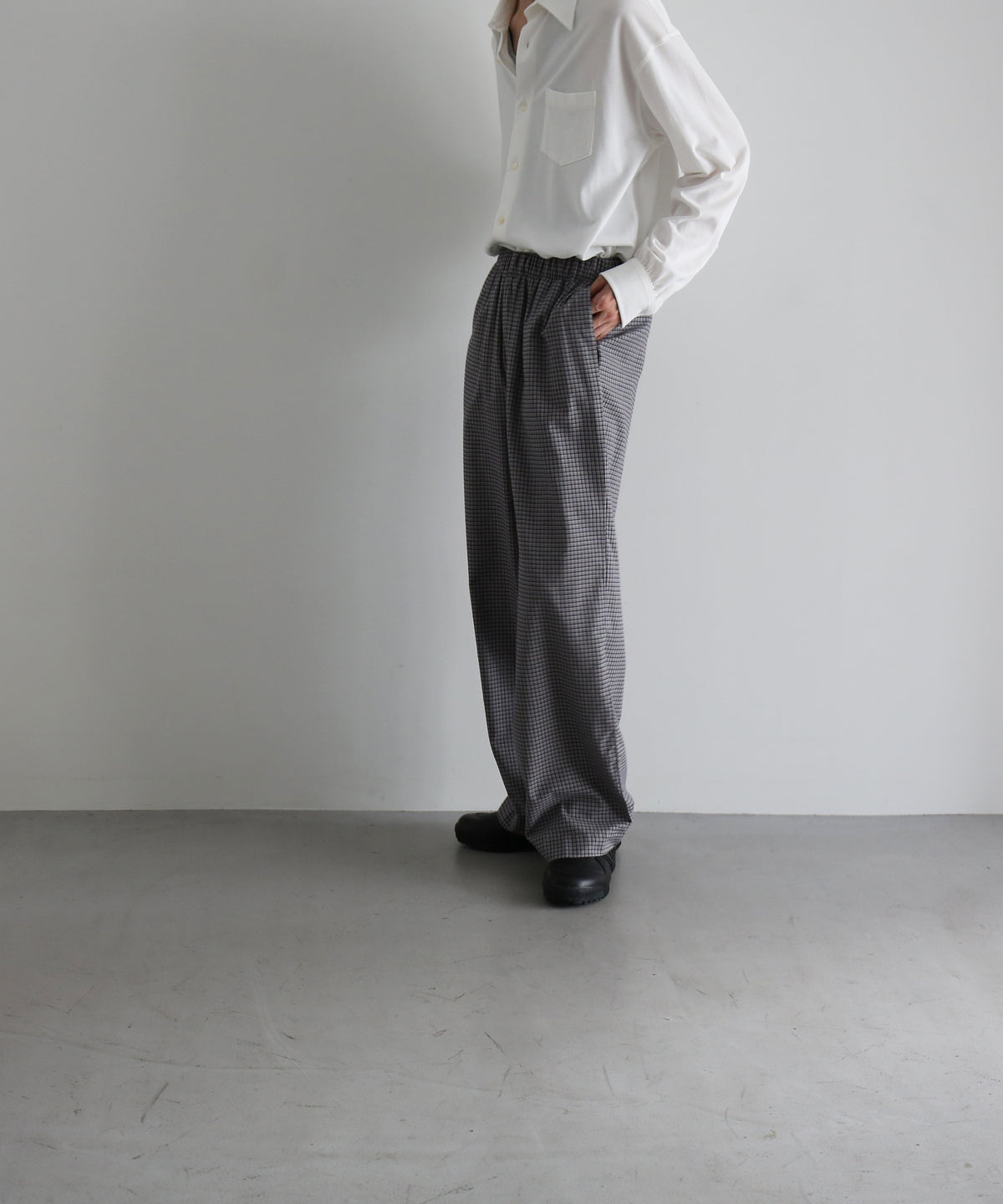 Baserange Claude pants "CONSULCHECK"