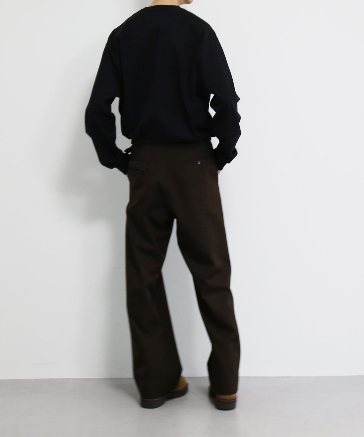 OLD FOLK HOUSE Virgin wool gabardine trousers "DARK BROWN"