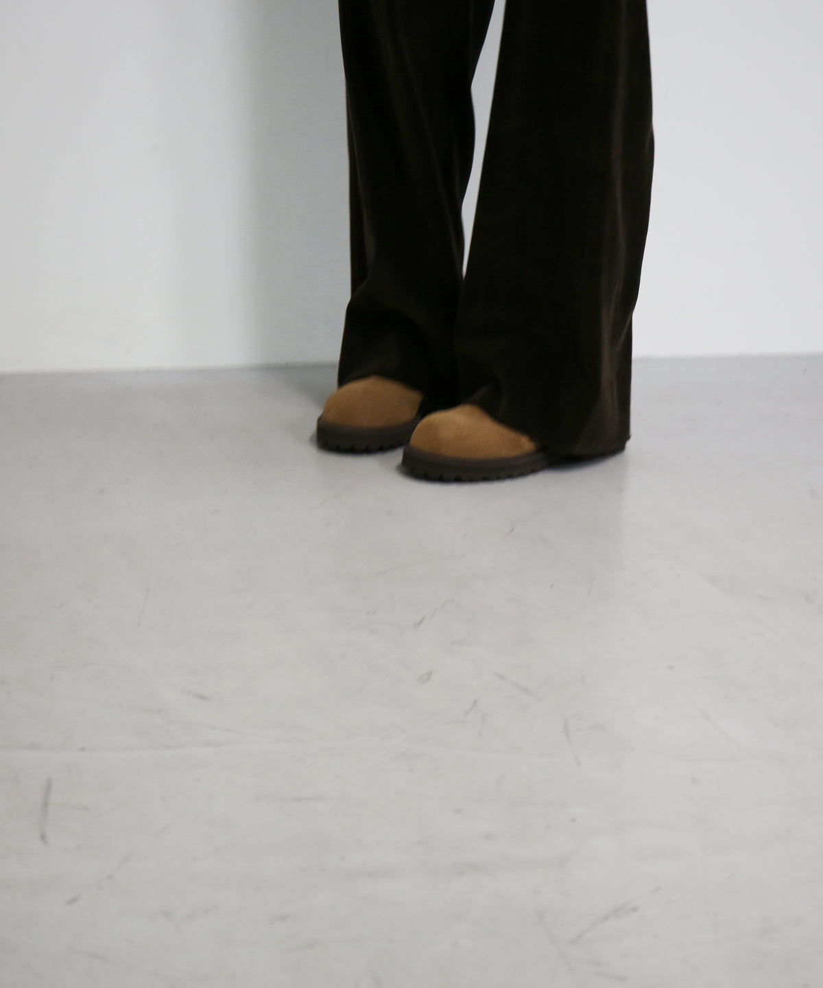 OLD FOLK HOUSE Cotton & rayon corduroy pants "DARK BROWN"