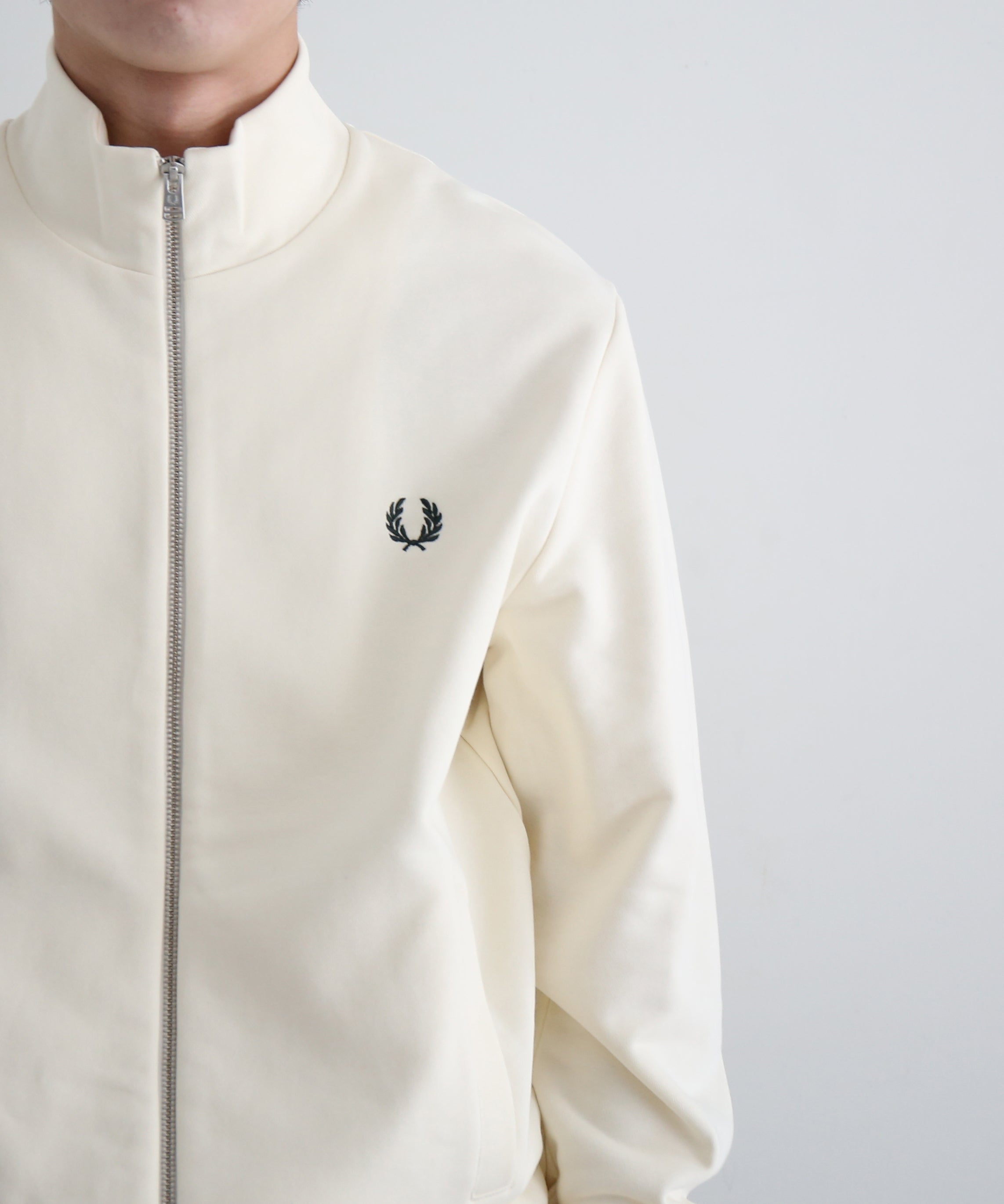 FRED PERRY Zip through sweatshirt “ECRU”