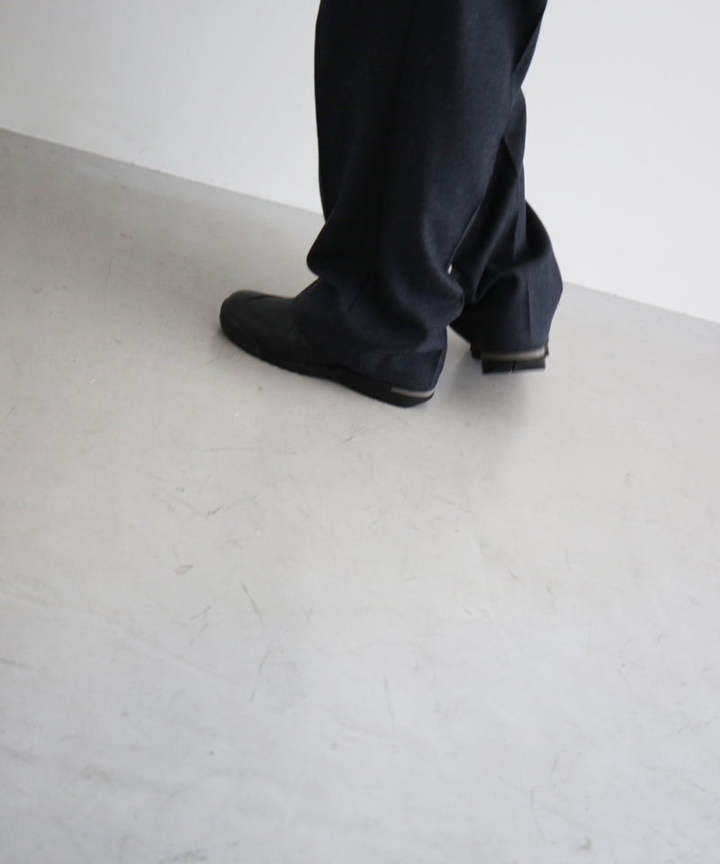 URU Wool saxony - 2 tuck pants "CHARCOAL"