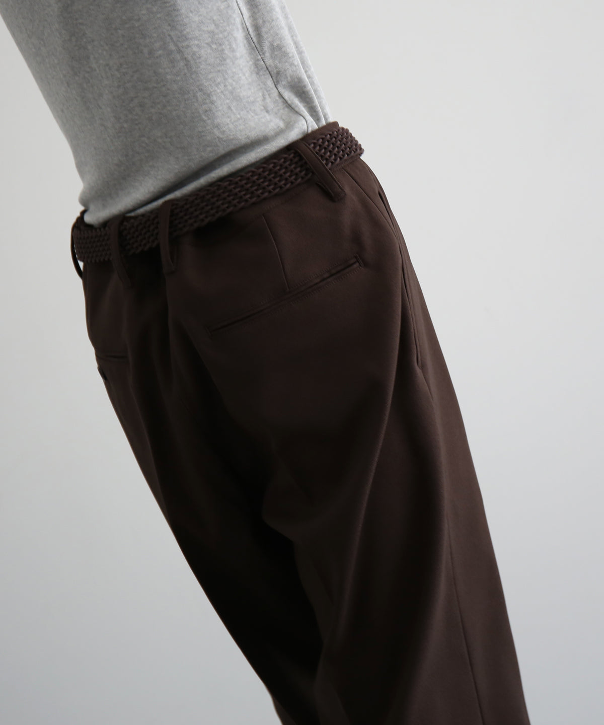 UNUSED Uw1203 straight slacks “BROWN"