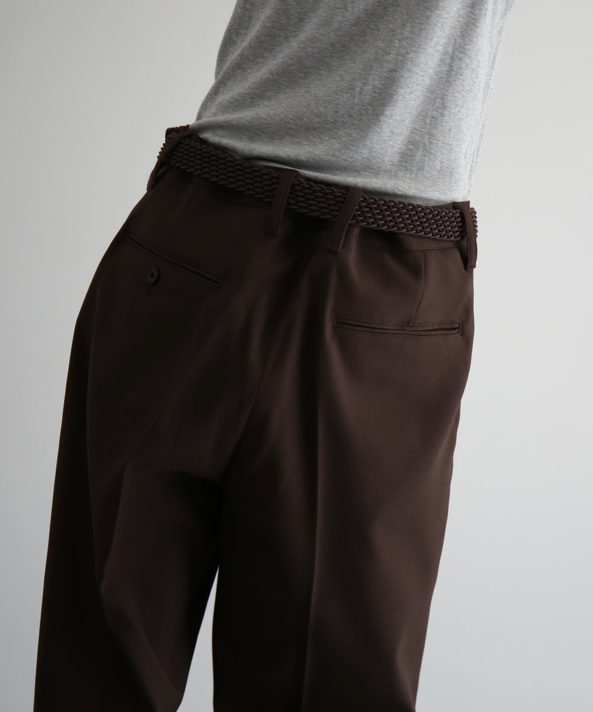 UNUSED Uw1203 straight slacks “BROWN"