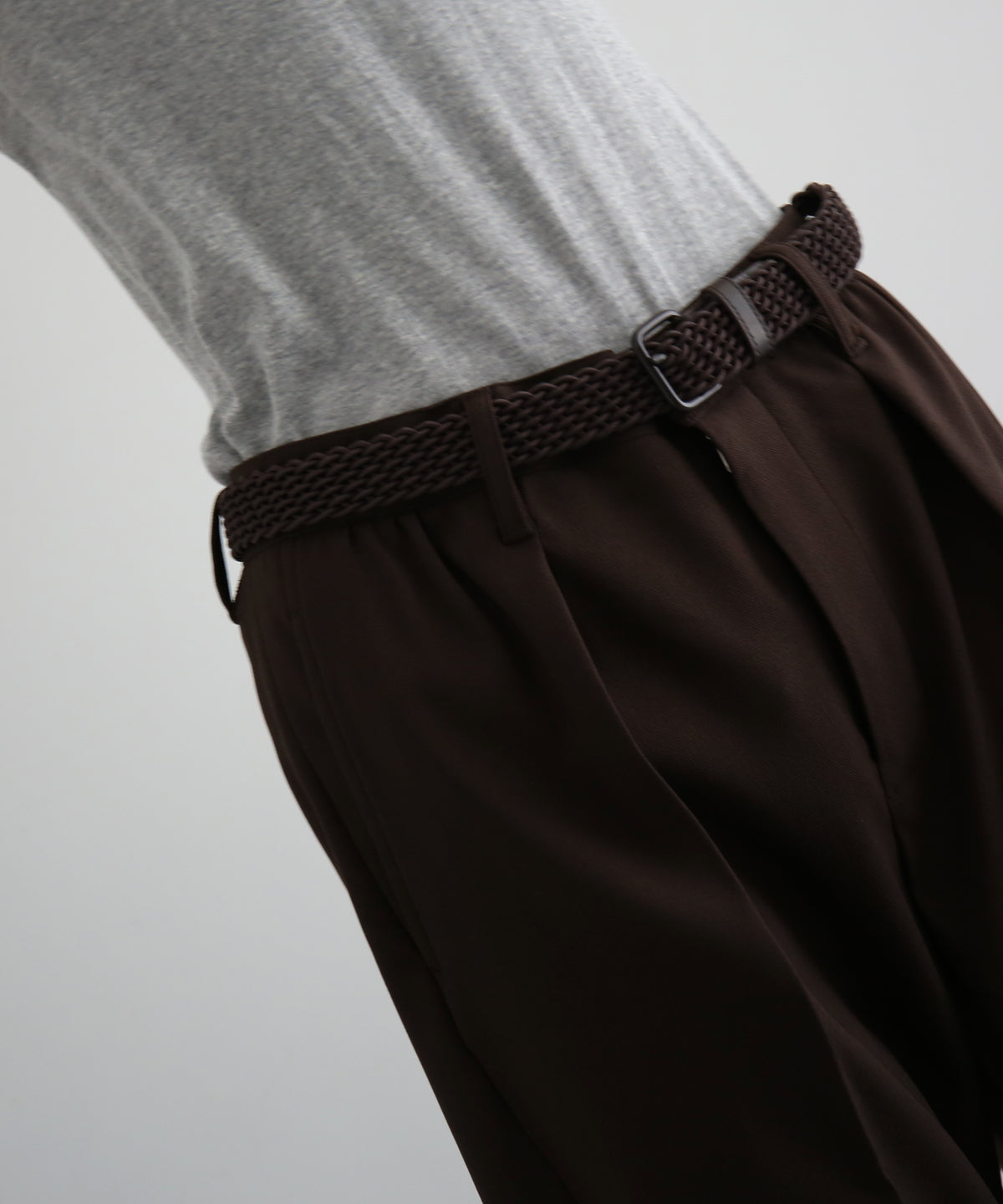 UNUSED Uw1203 straight slacks “BROWN"