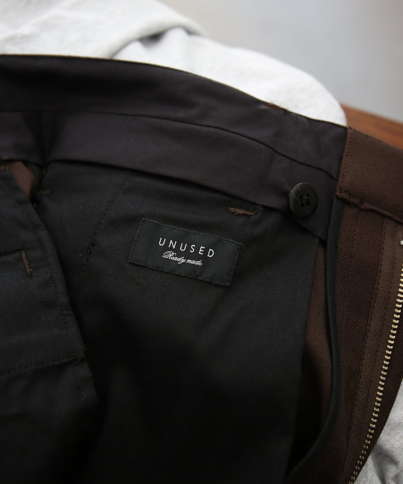 UNUSED Uw1203 straight slacks “BROWN"