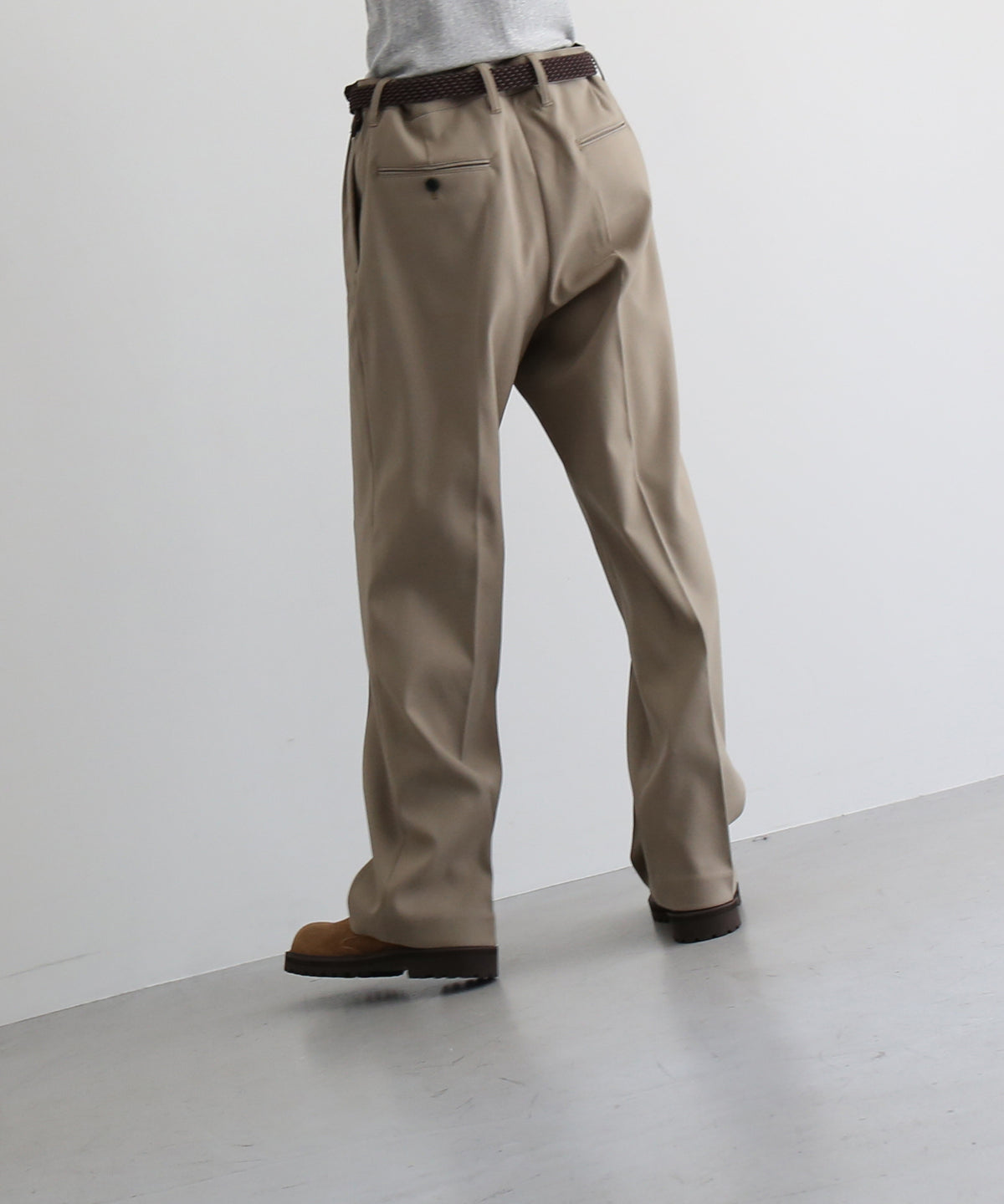 UNUSED Uw1203 straight slacks “BEIGE"
