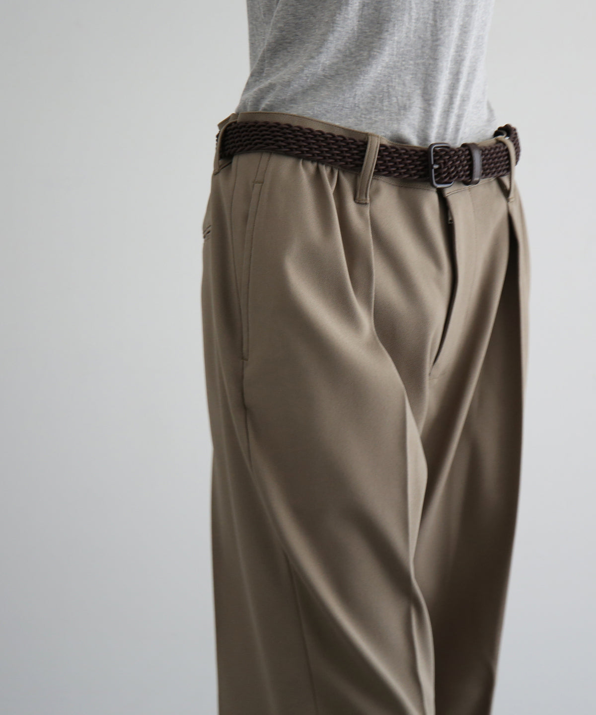 UNUSED Uw1203 straight slacks “BEIGE"