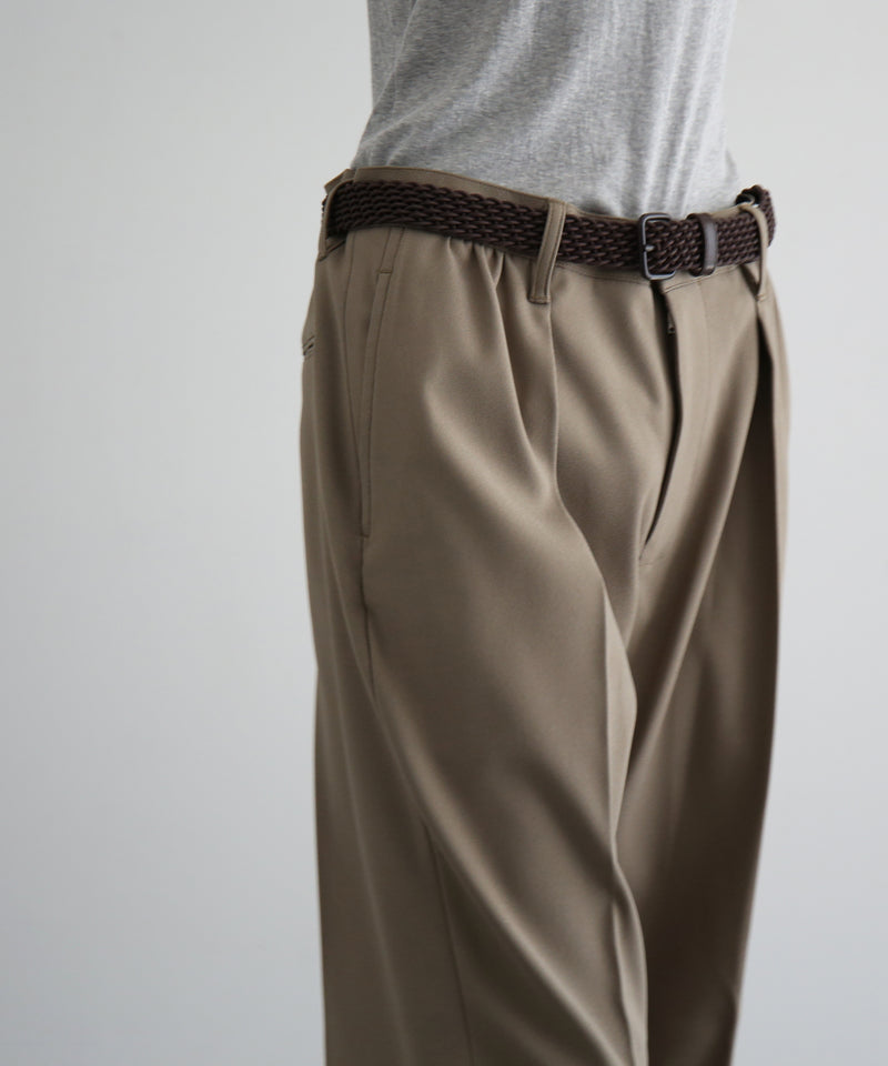 UNUSED Uw1203 straight slacks “BEIGE"