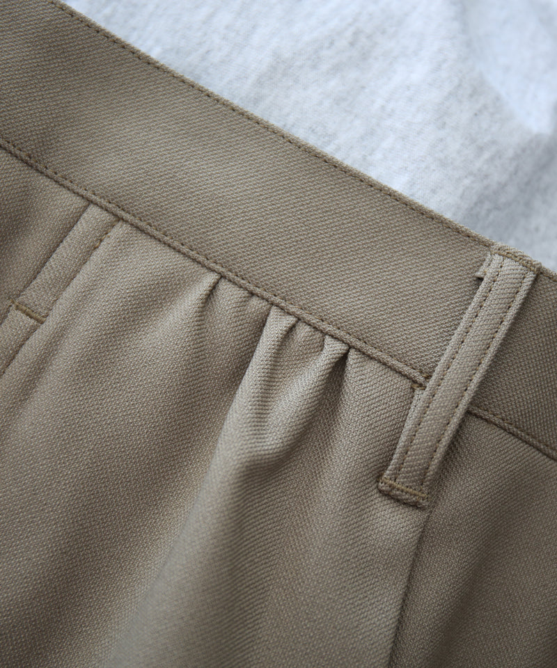 UNUSED Uw1203 straight slacks “BEIGE"