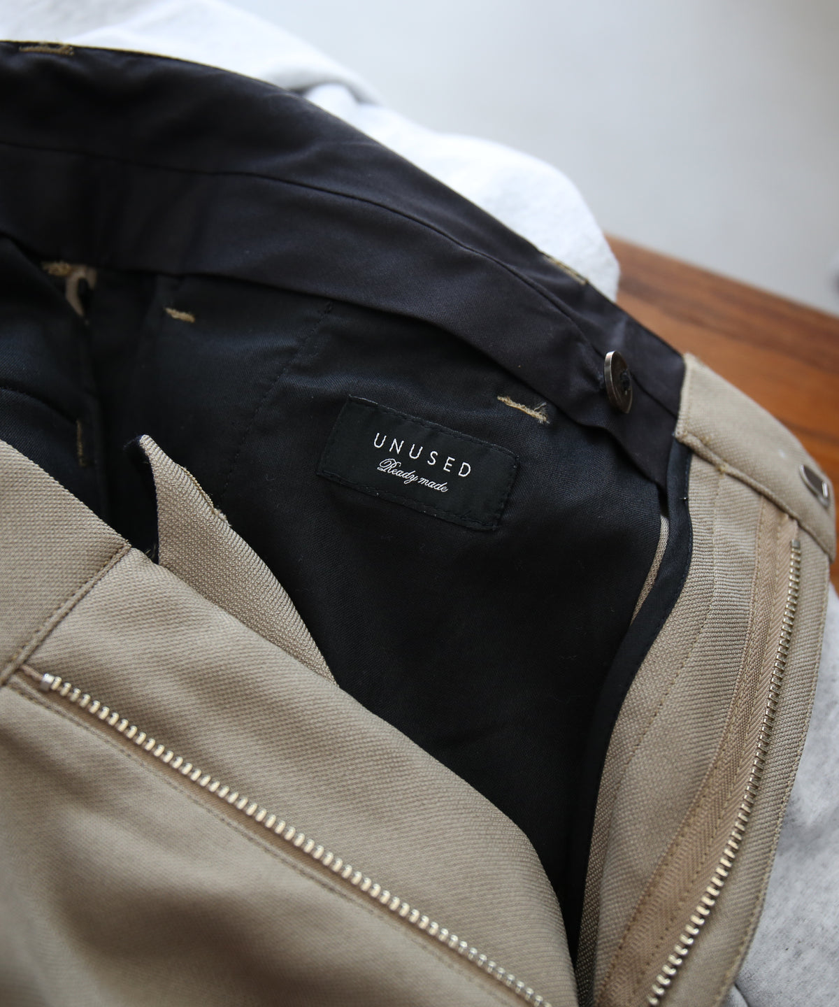 UNUSED Uw1203 straight slacks “BEIGE"