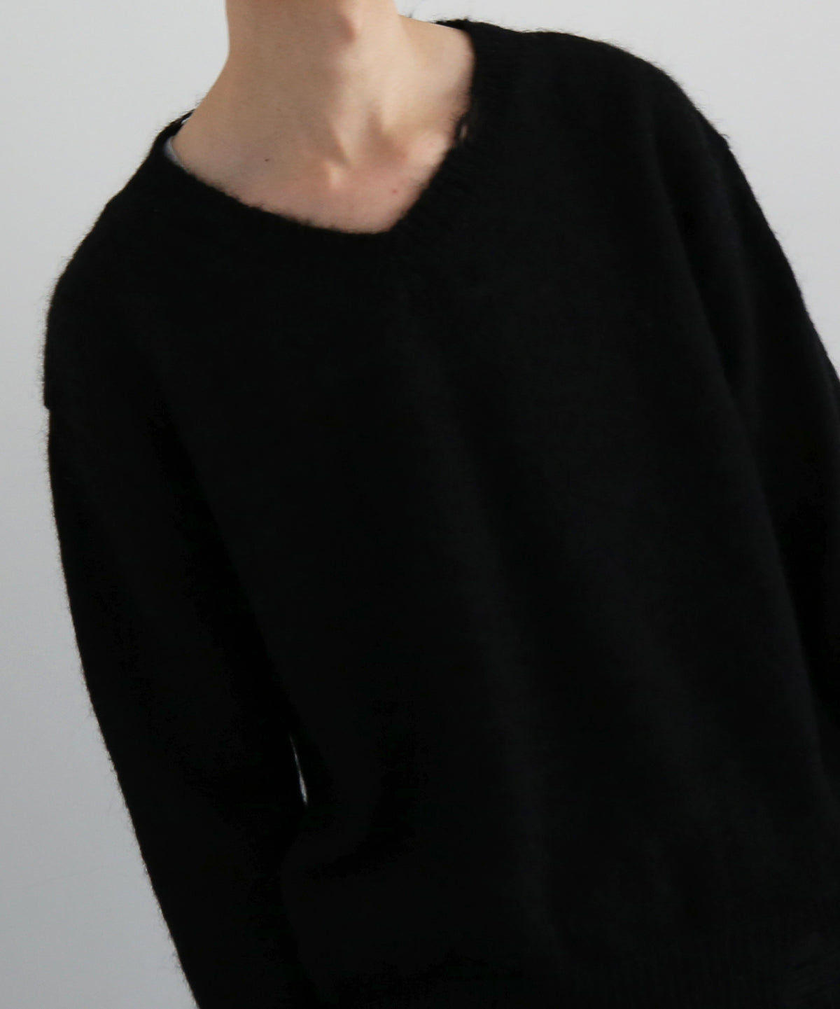 【Pre order】NEONSIGN Destroy knit -type : v "BLACK"