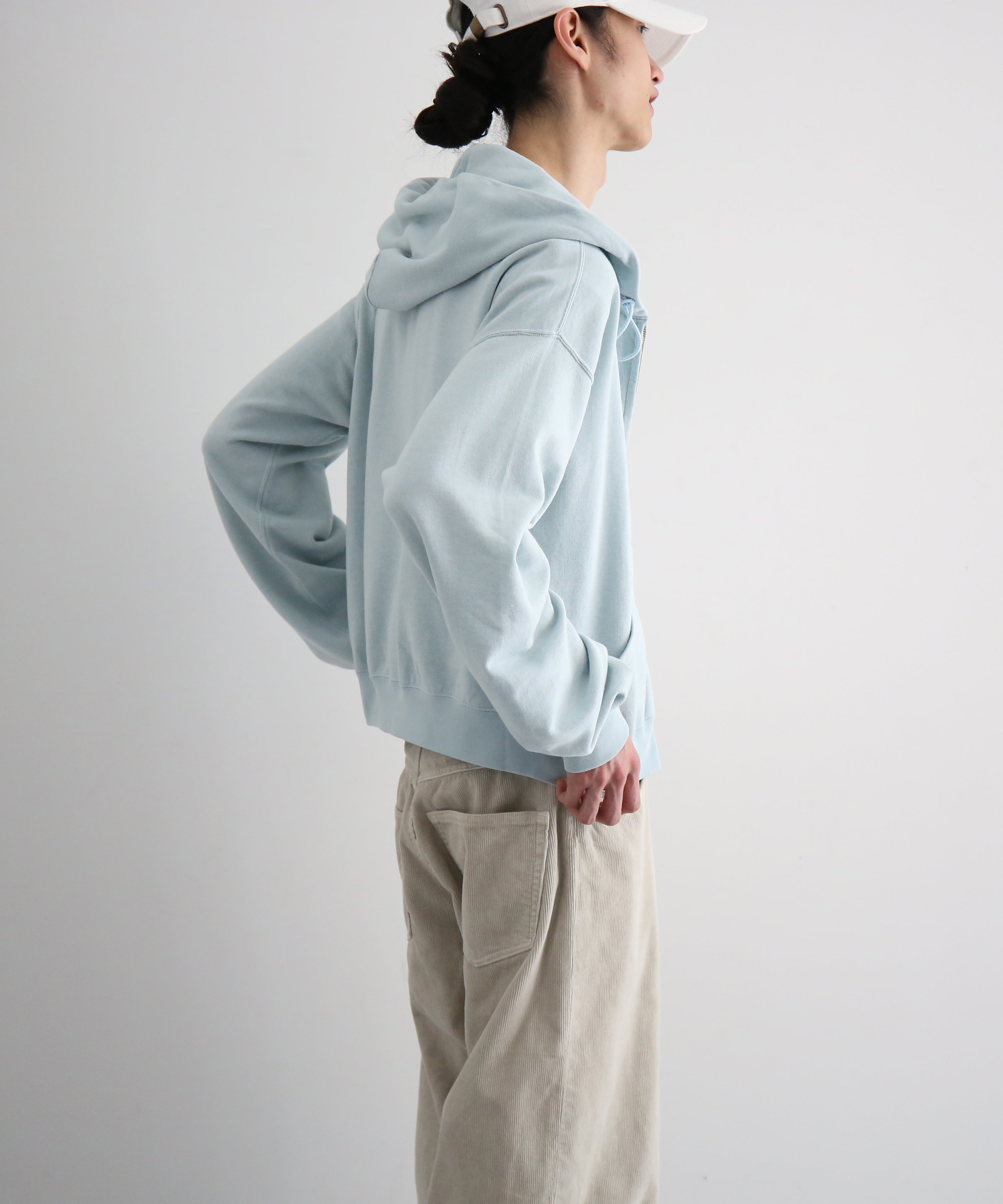 AURALEE High twist light sweat zip parka "PALE BLUE"