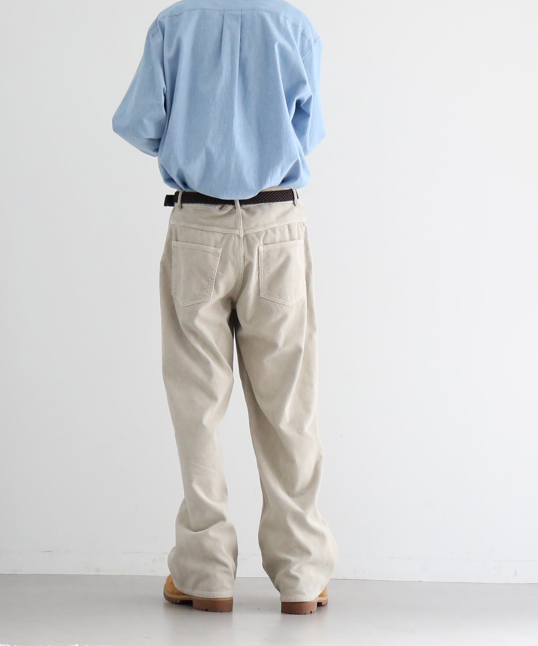 AURALEE Garment-dyed finx corduroy 5p wide pants "WHITE KHAKI"