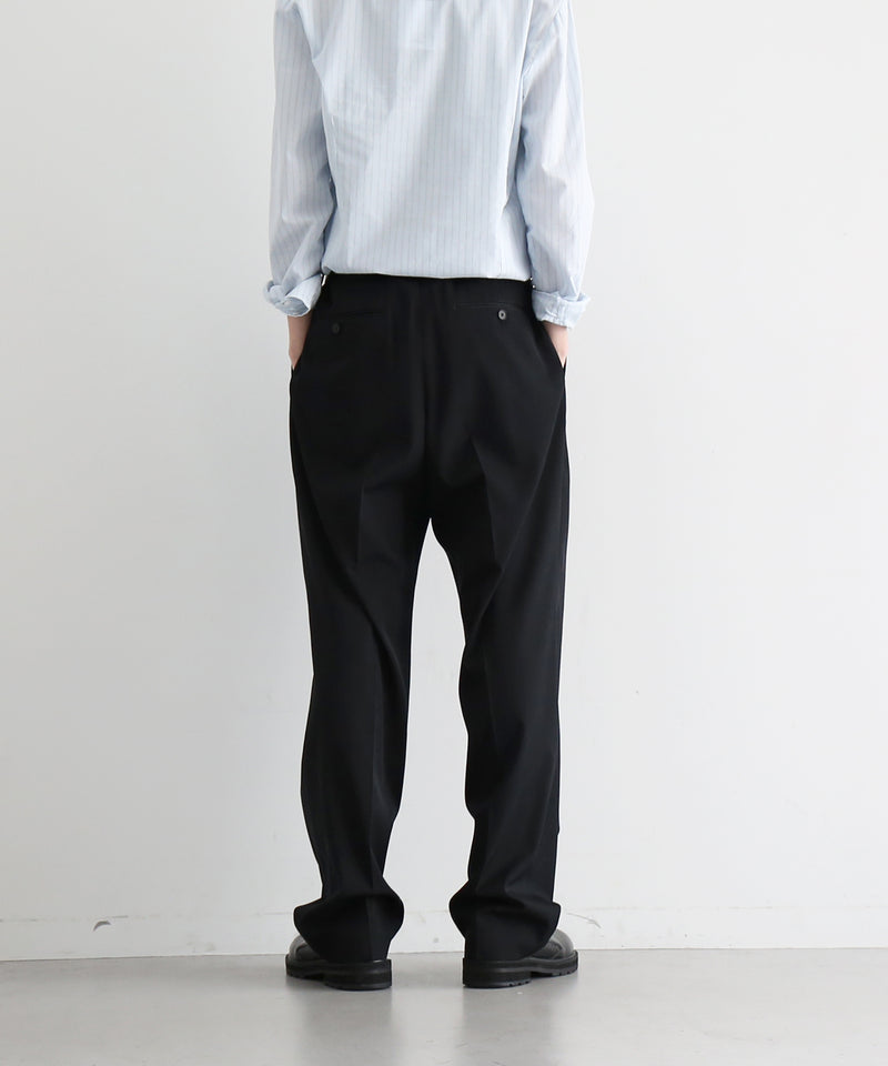 AURALEE Light wool max gabardine two-tuck slacks "TOP BLACK"