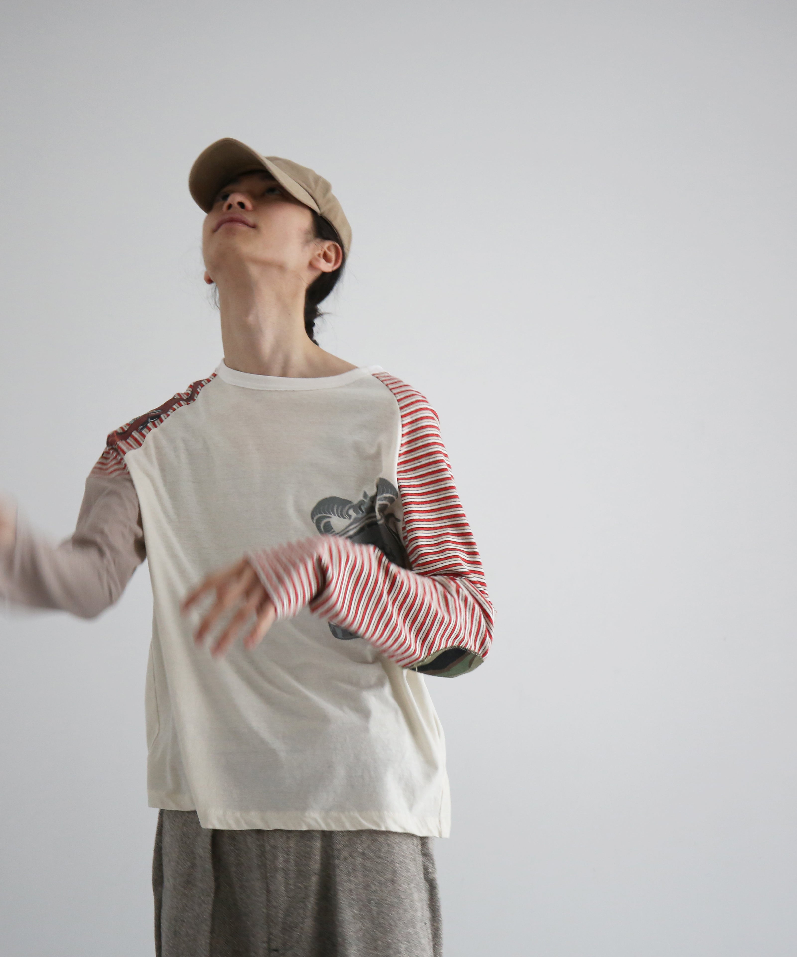 FAF(FAKE AS FLOWERS) Stripe raglan "ECRU"