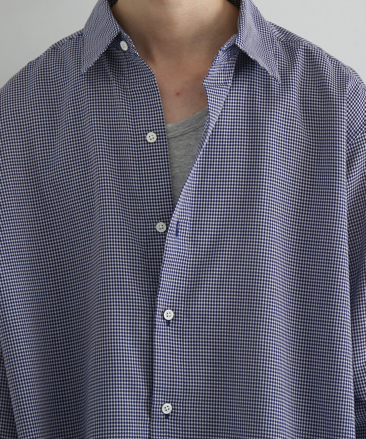 ISSUETHINGS 26a/120-c2-00 "WHITE & NAVY BLUE"