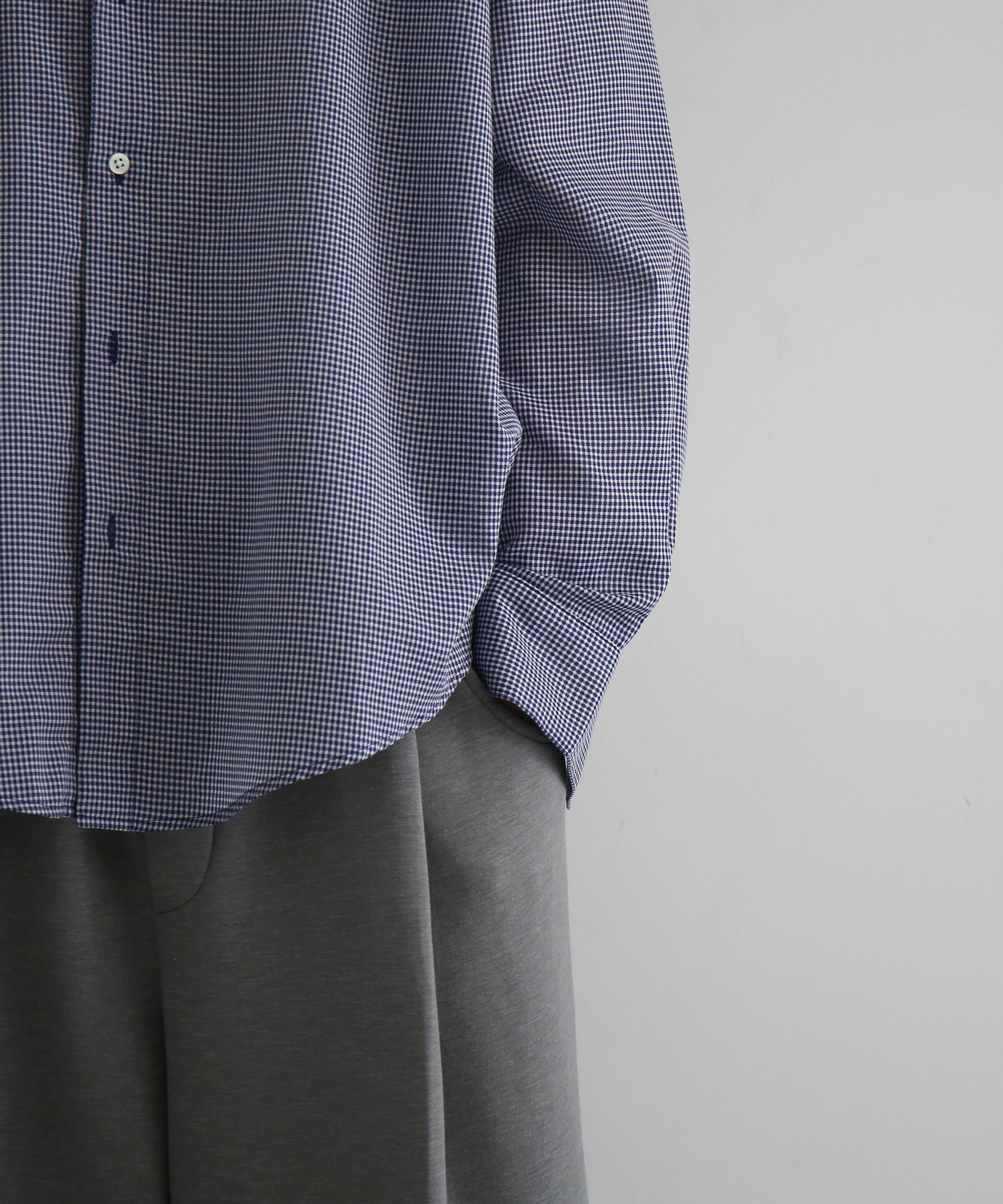 ISSUETHINGS 26a/120-c2-00 "WHITE & NAVY BLUE"