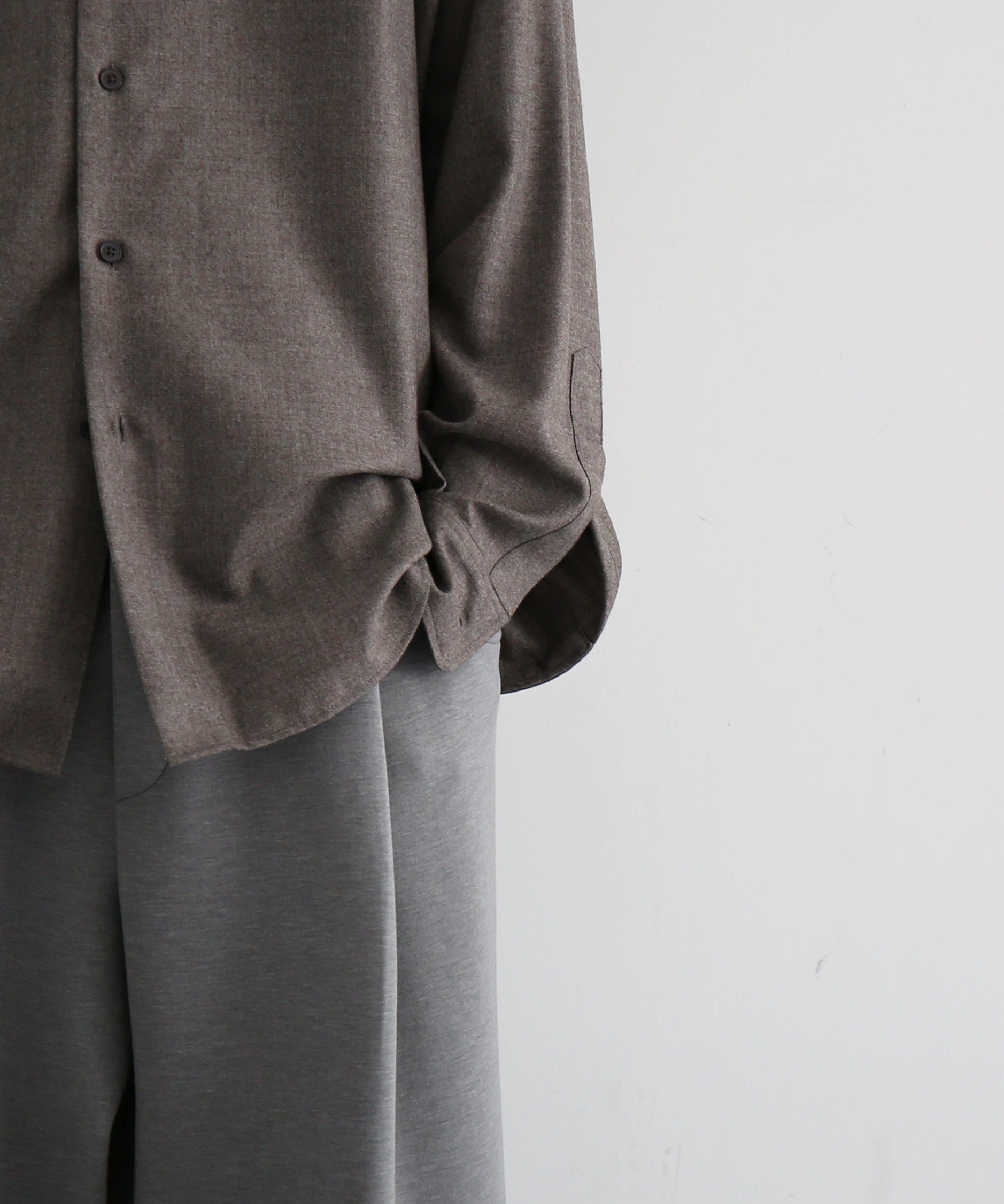 AURALEE Super light wool shirt "TOP BROWN"