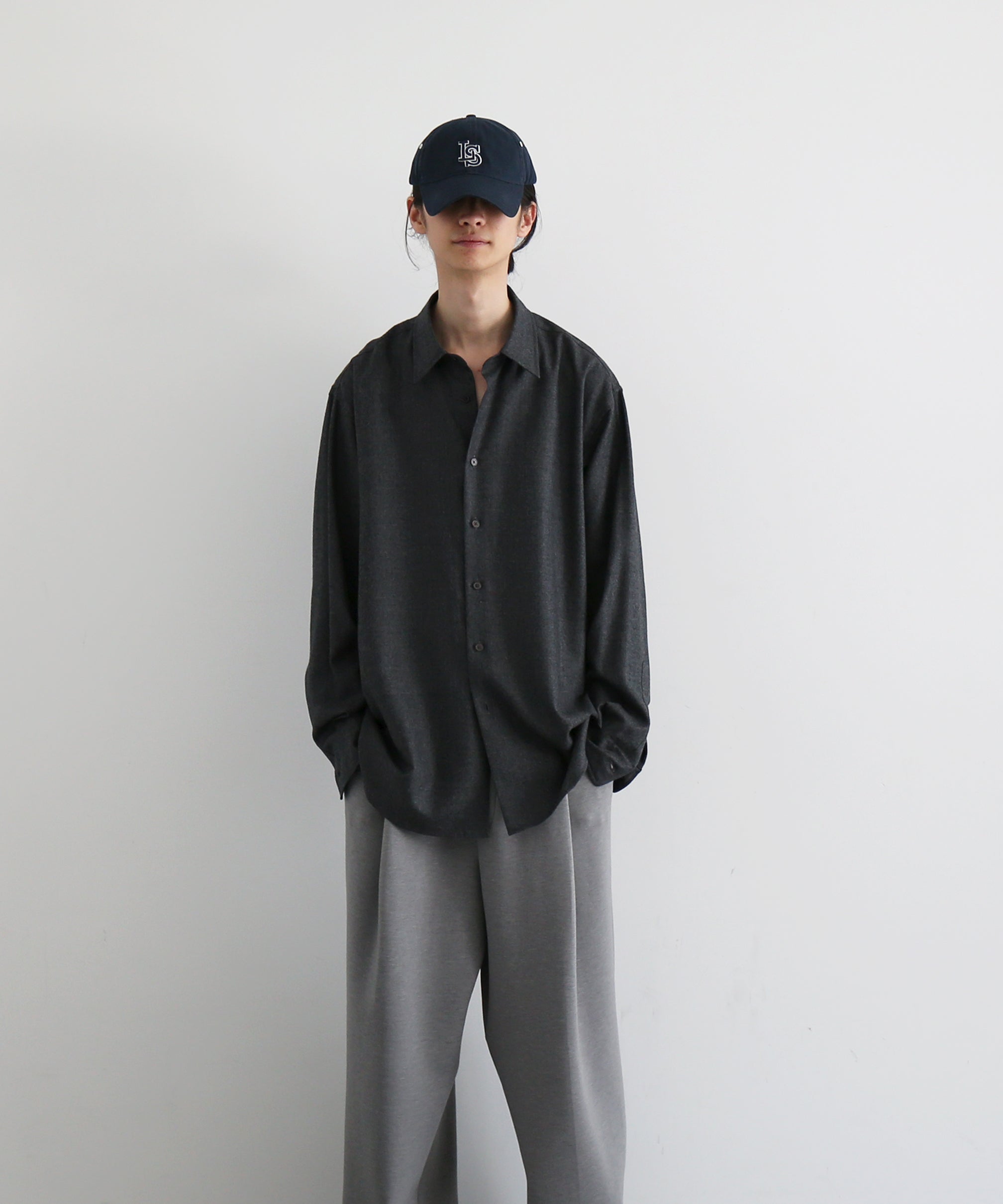 AURALEE Super light wool shirt "TOP CHARCOAL"