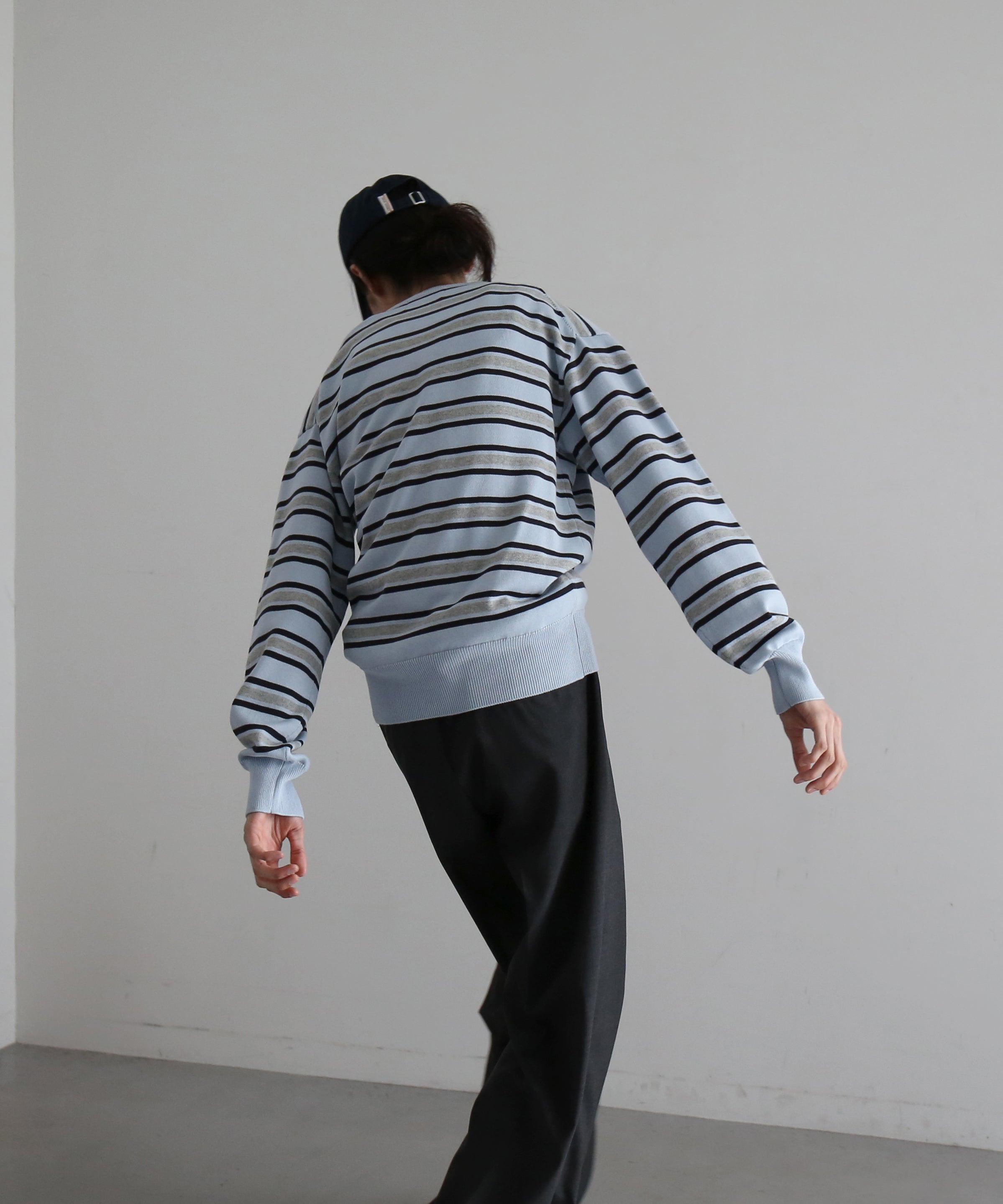 KAIKO Border v neck sweater "S.BLUE"
