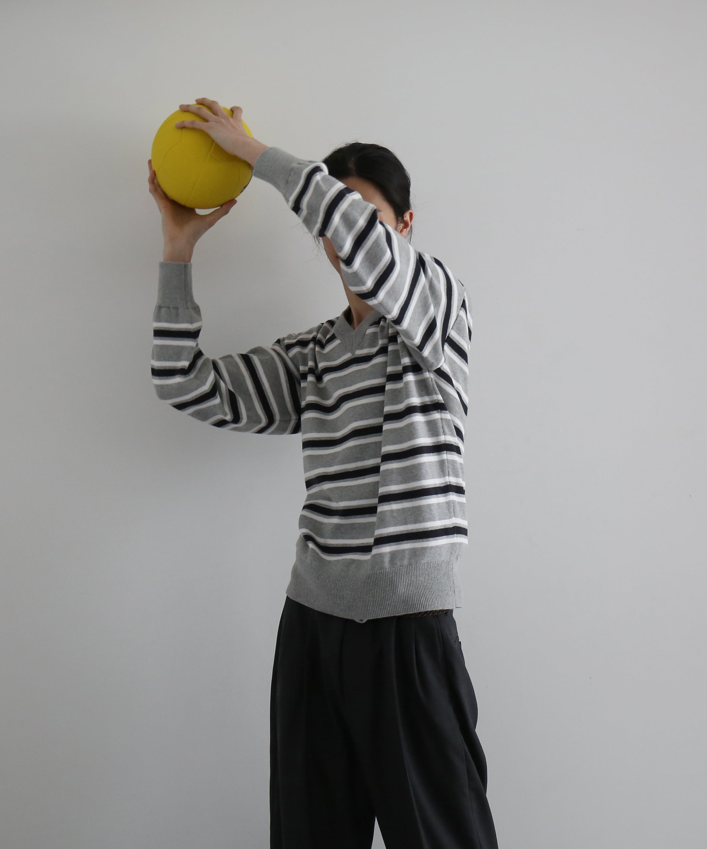 KAIKO Border v neck sweater "FIGURE2"
