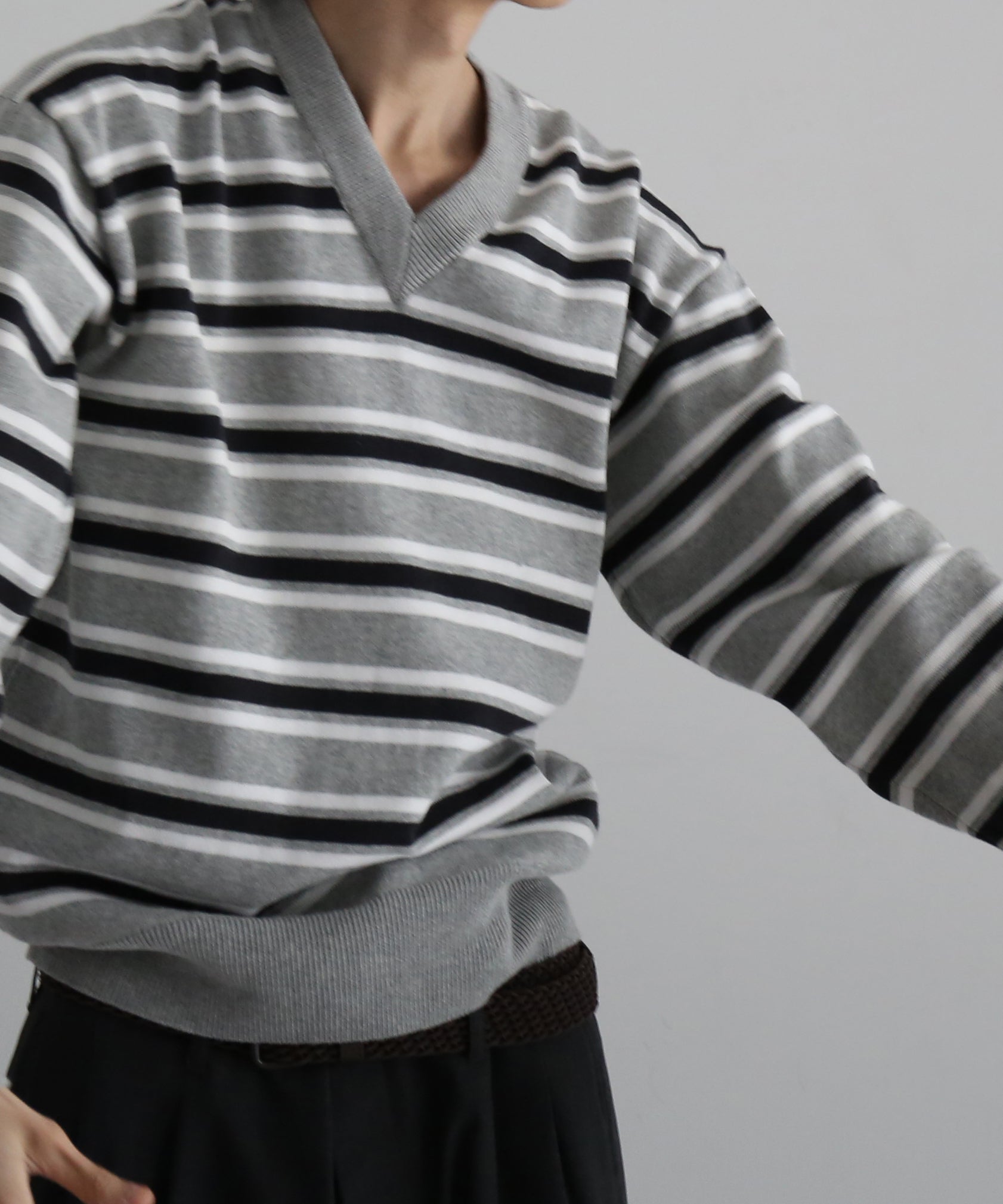 KAIKO Border v neck sweater "S.BLUE"
