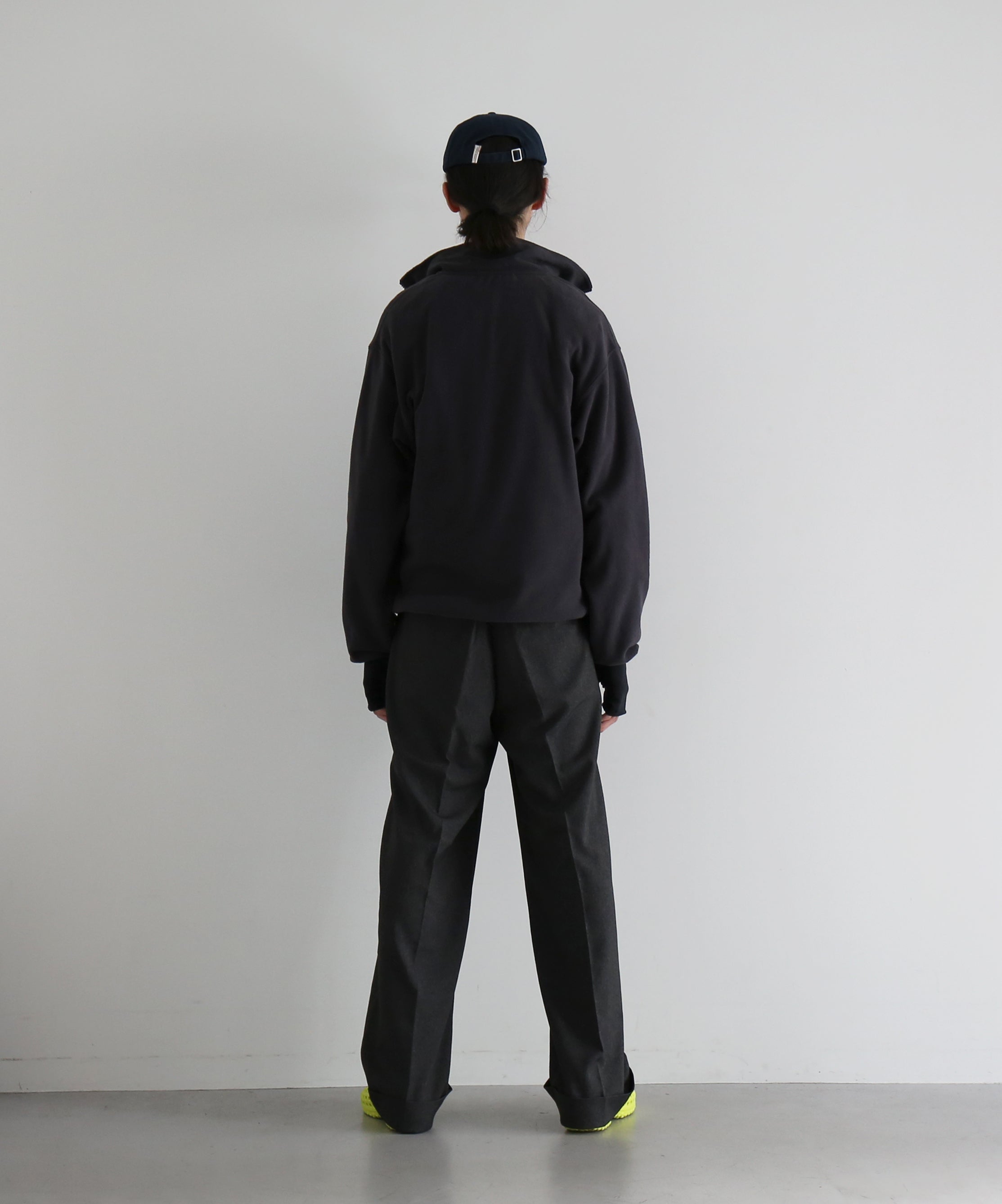 entire studios Shell fleece “BLACK”