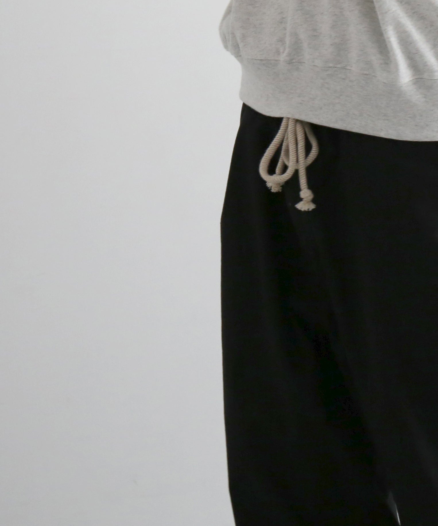 WHOWHAT Drawcord pants "BLACK"