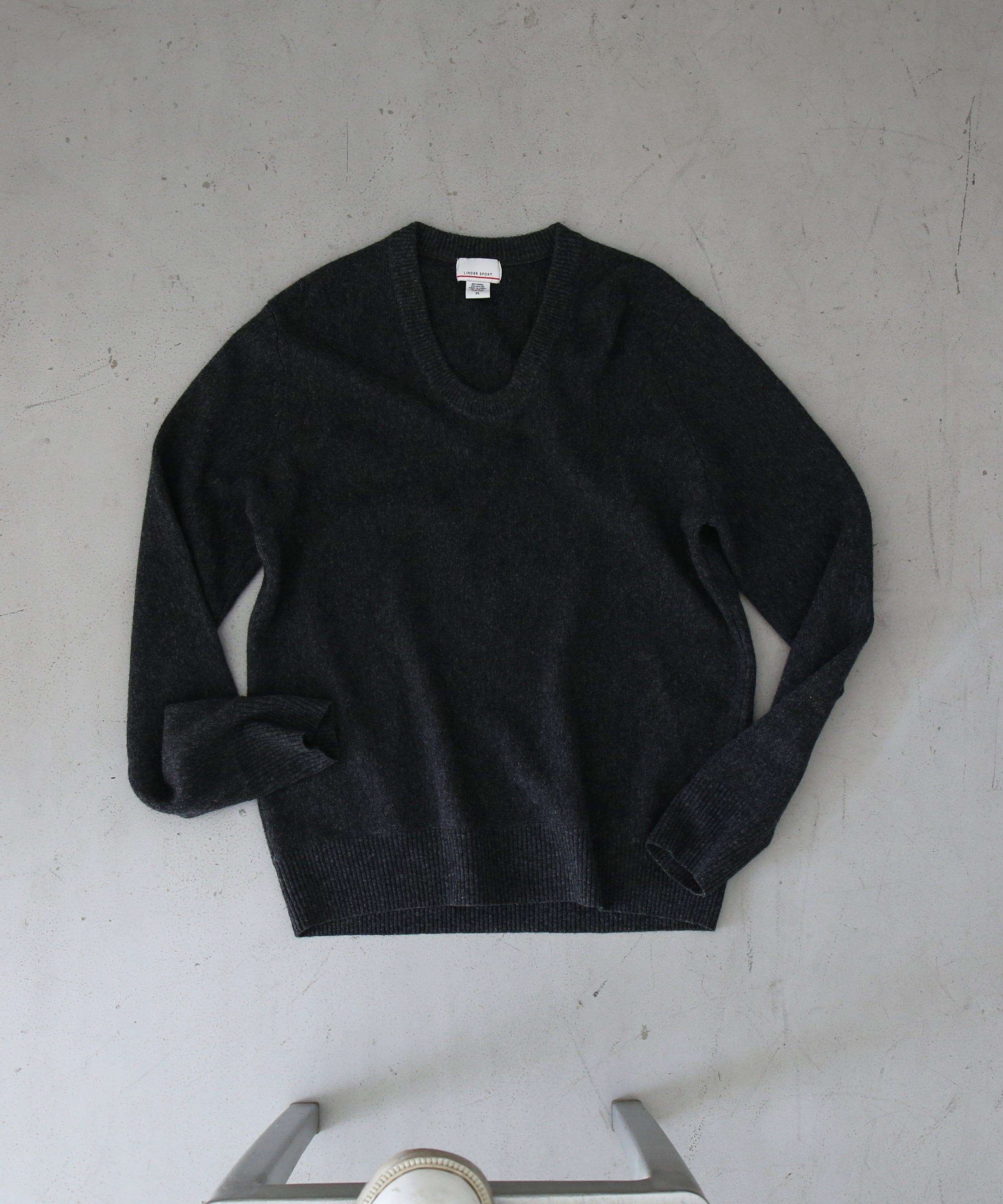 LINDER SPORT Thin u-neck "CHARCOAL"