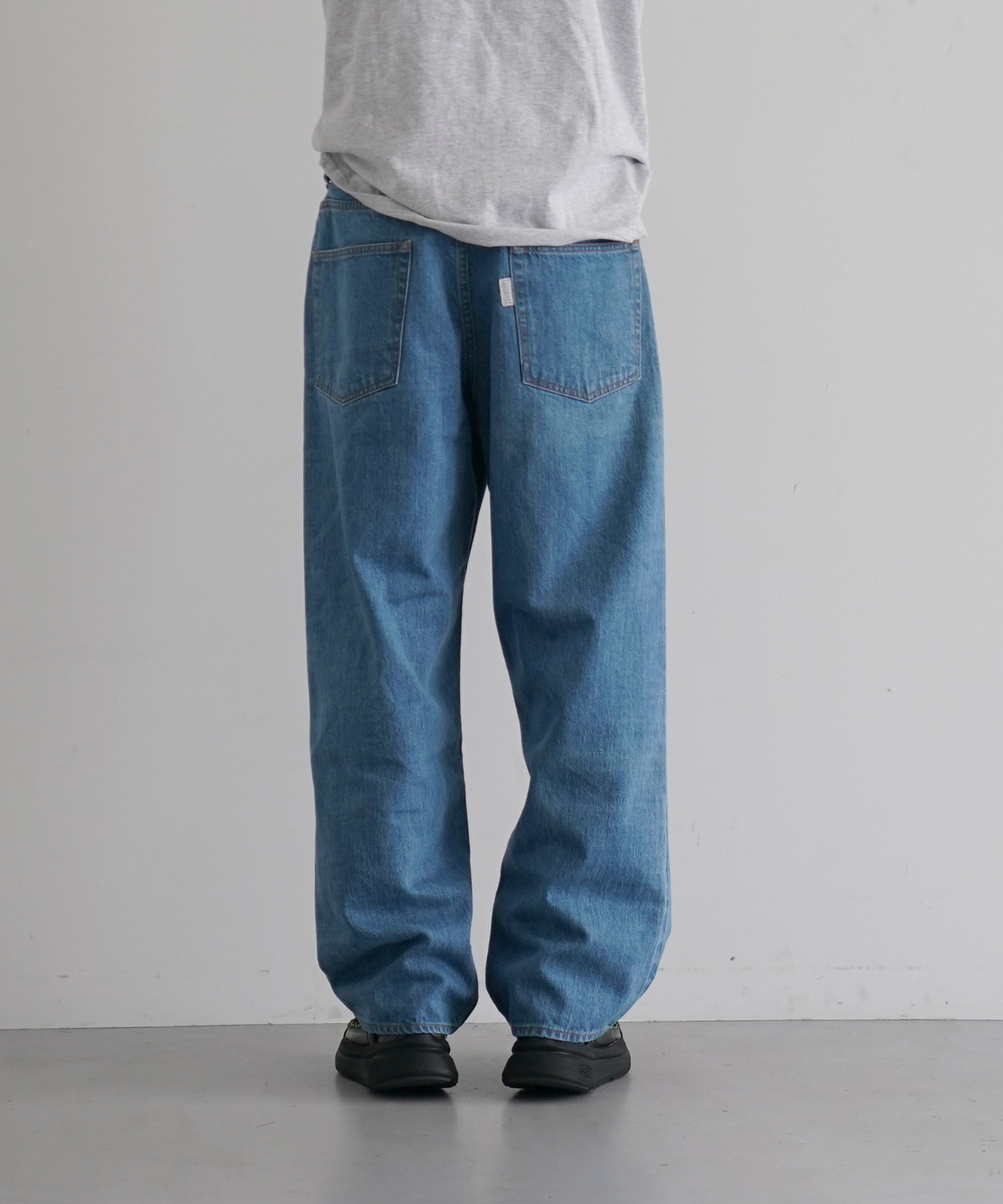 O- Ios straight-fb- "INDIGO - FADE BIO -"