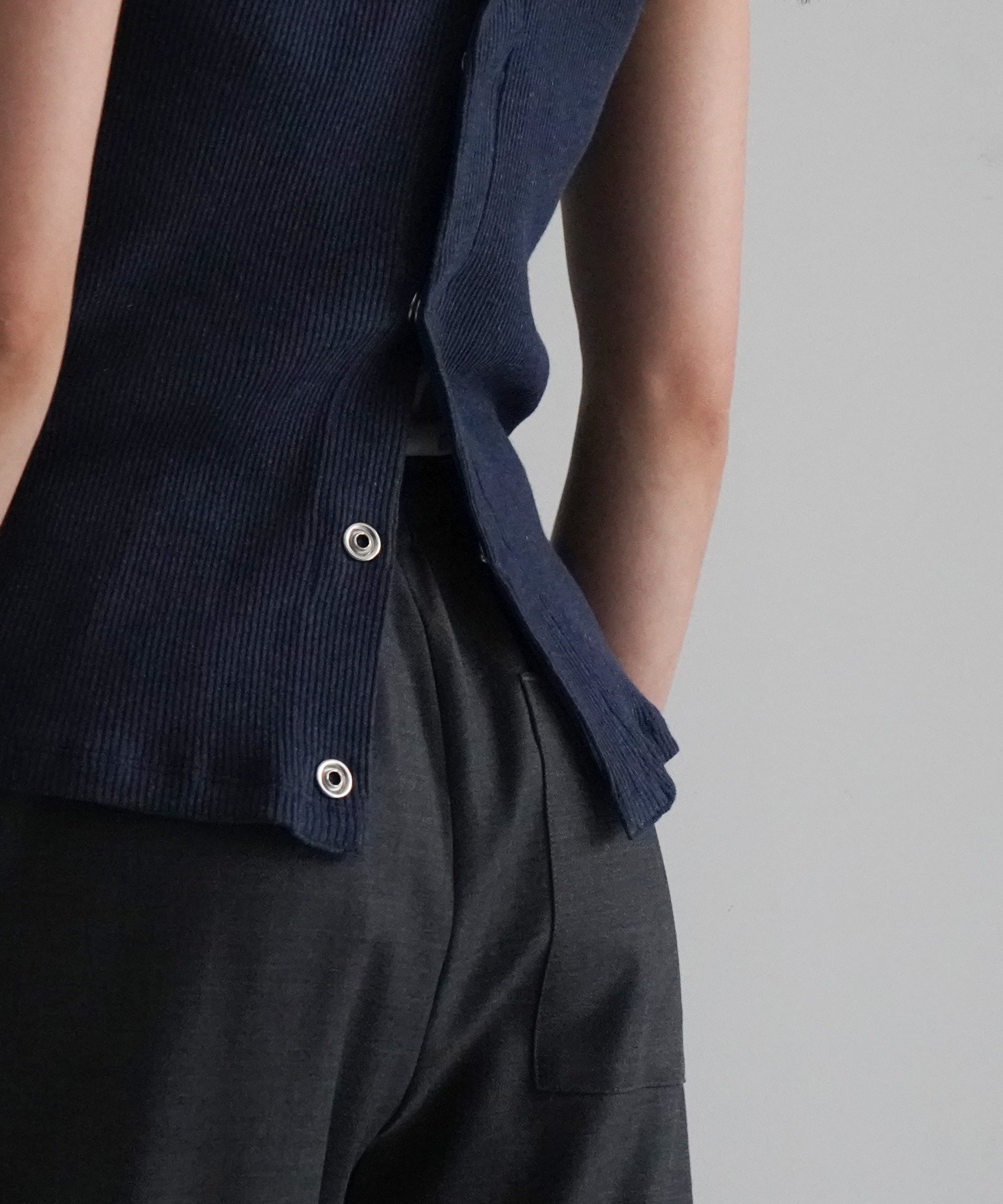 Baserange Tav tank snaps "AMPERA BLUE"