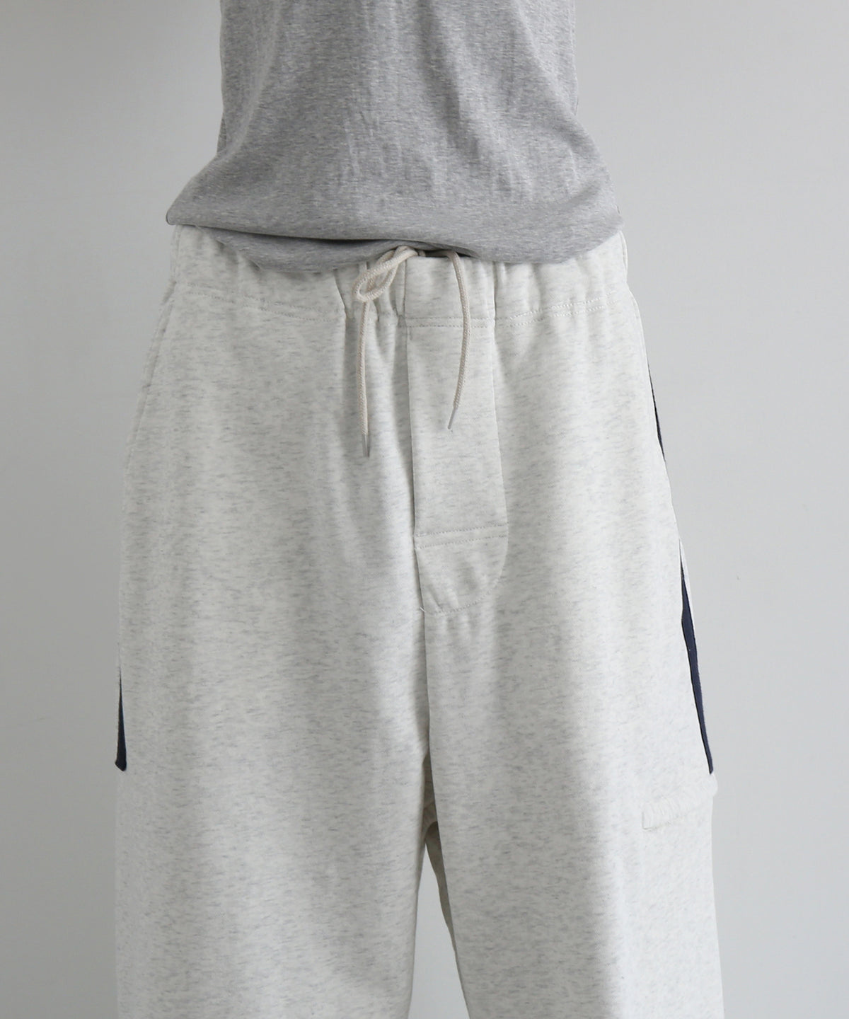 PHINGERIN Tape sweatpants "A:OATMEAL"